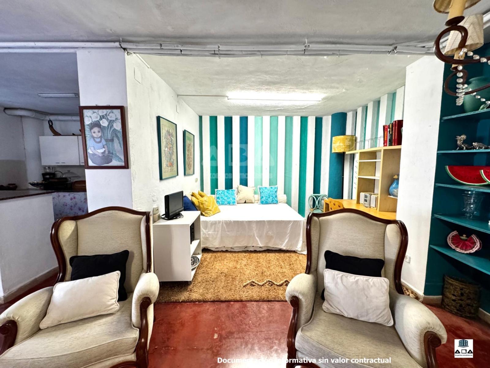 Chalet for Sale in Alicante