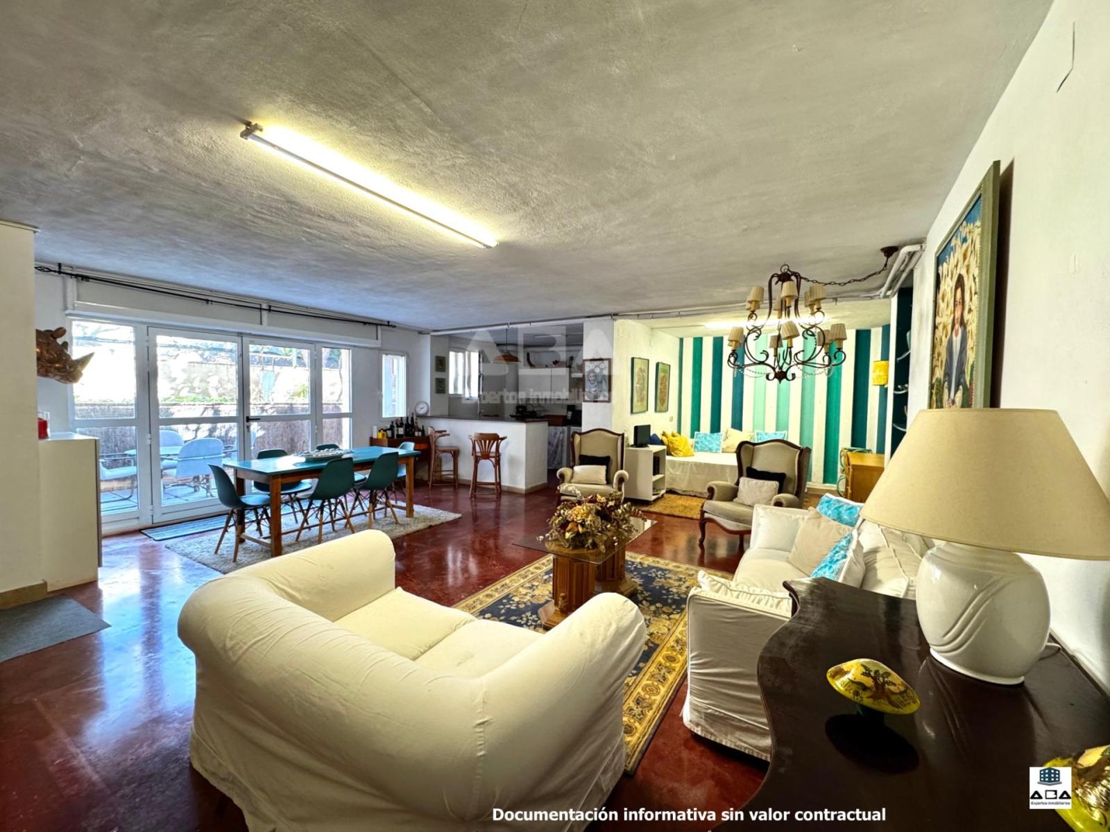 Chalet for Sale in Alicante