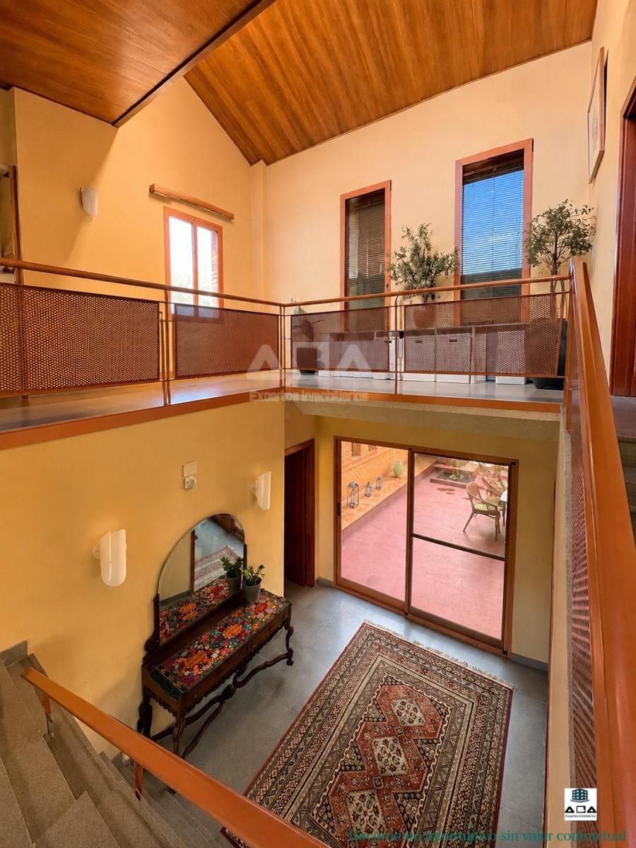 Chalet for Sale in Alicante