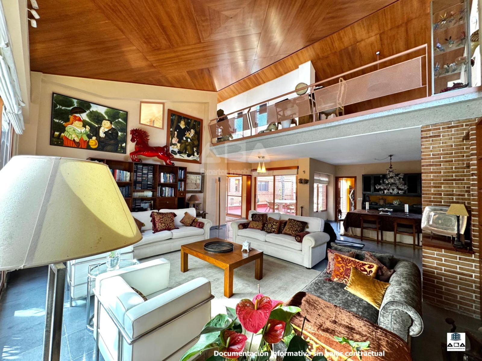 Chalet for Sale in Alicante