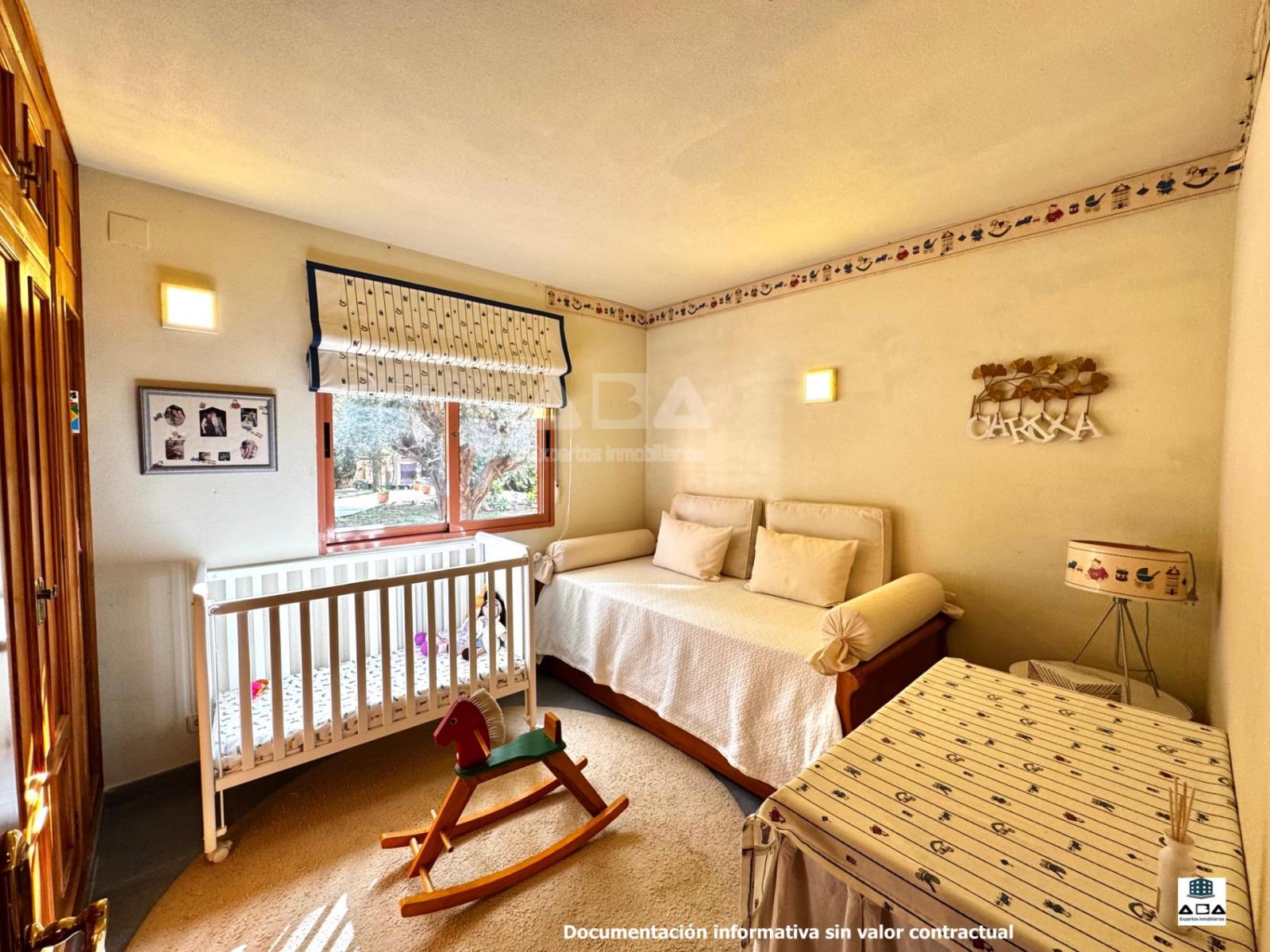 Chalet for Sale in Alicante