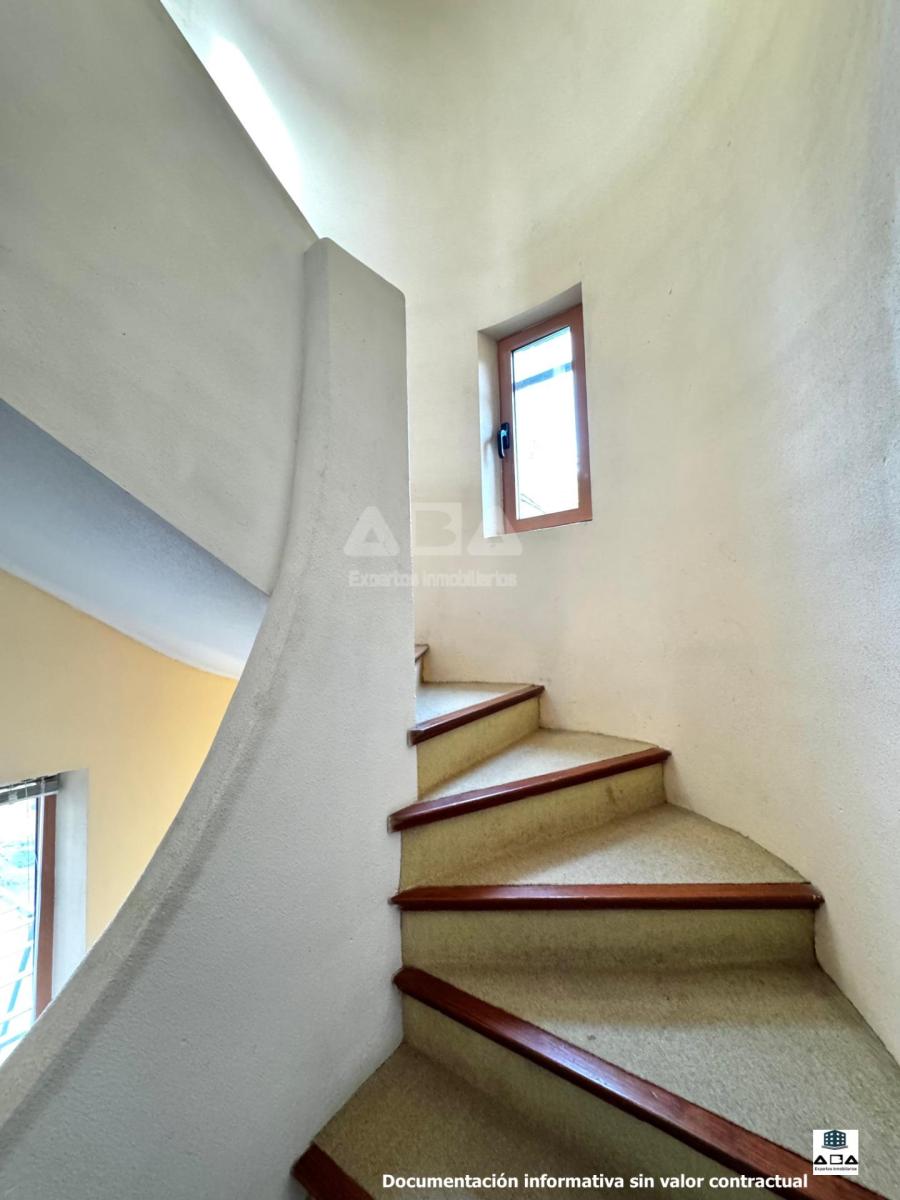 Chalet for Sale in Alicante