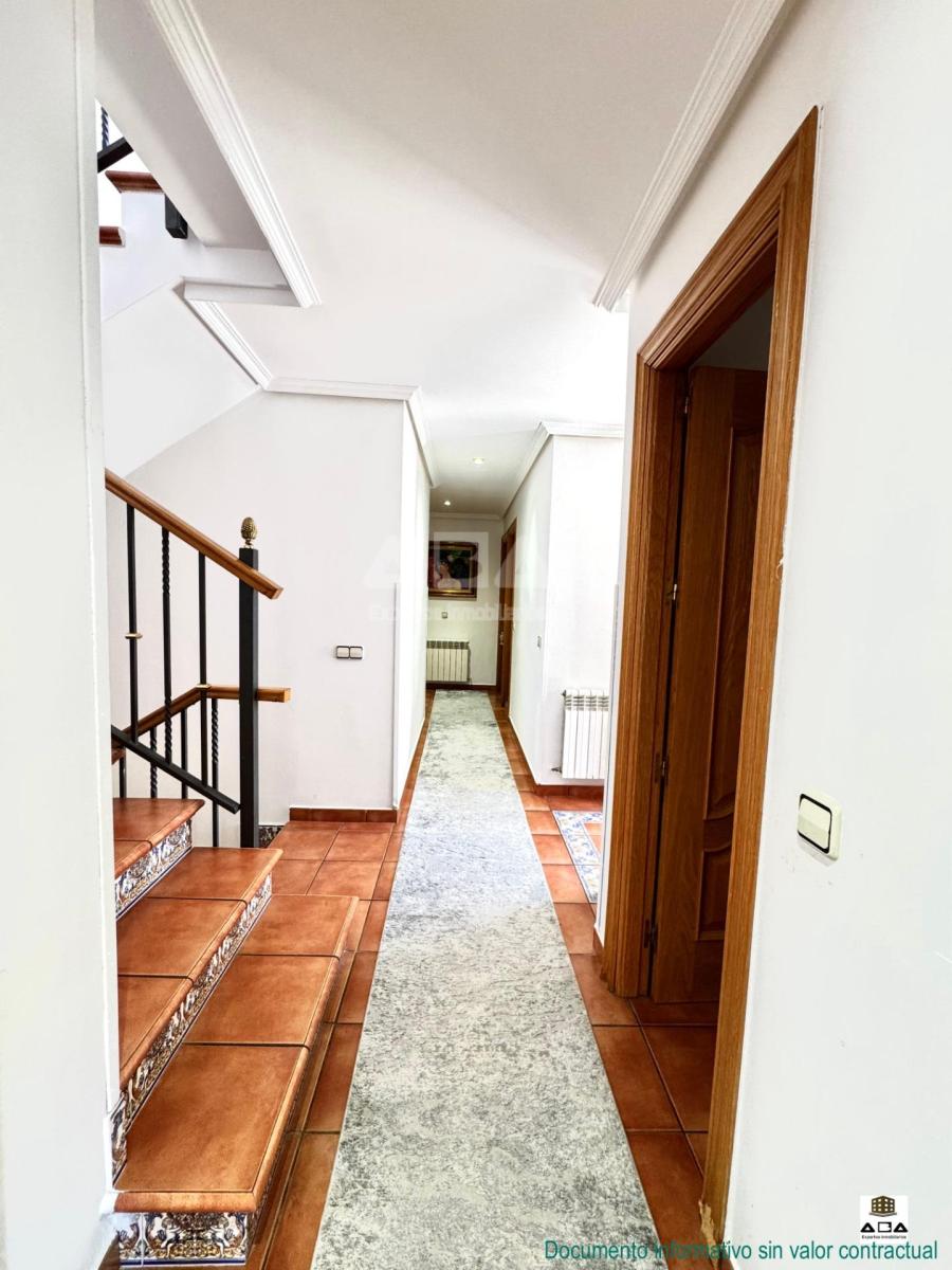 Chalet for Sale in Villanueva de la Cañada