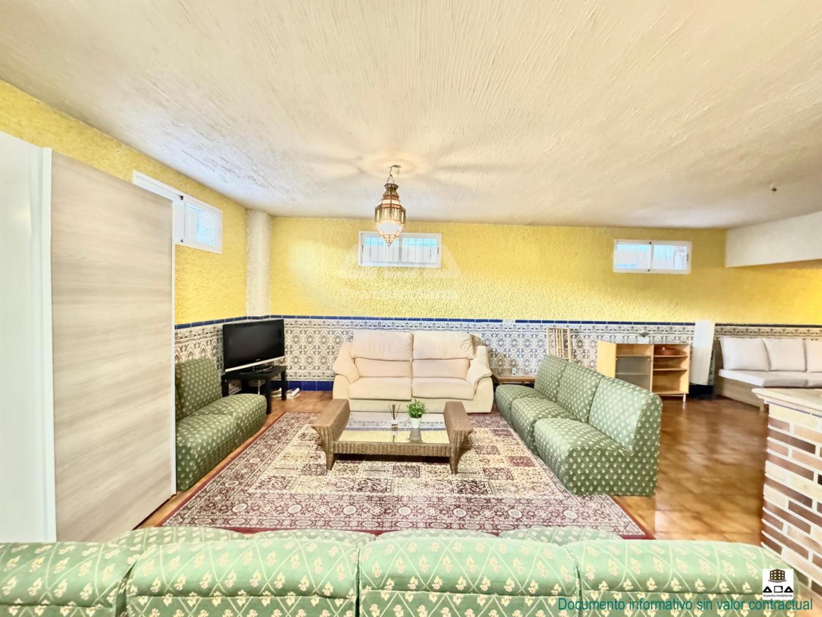 Chalet for Sale in Villanueva de la Cañada