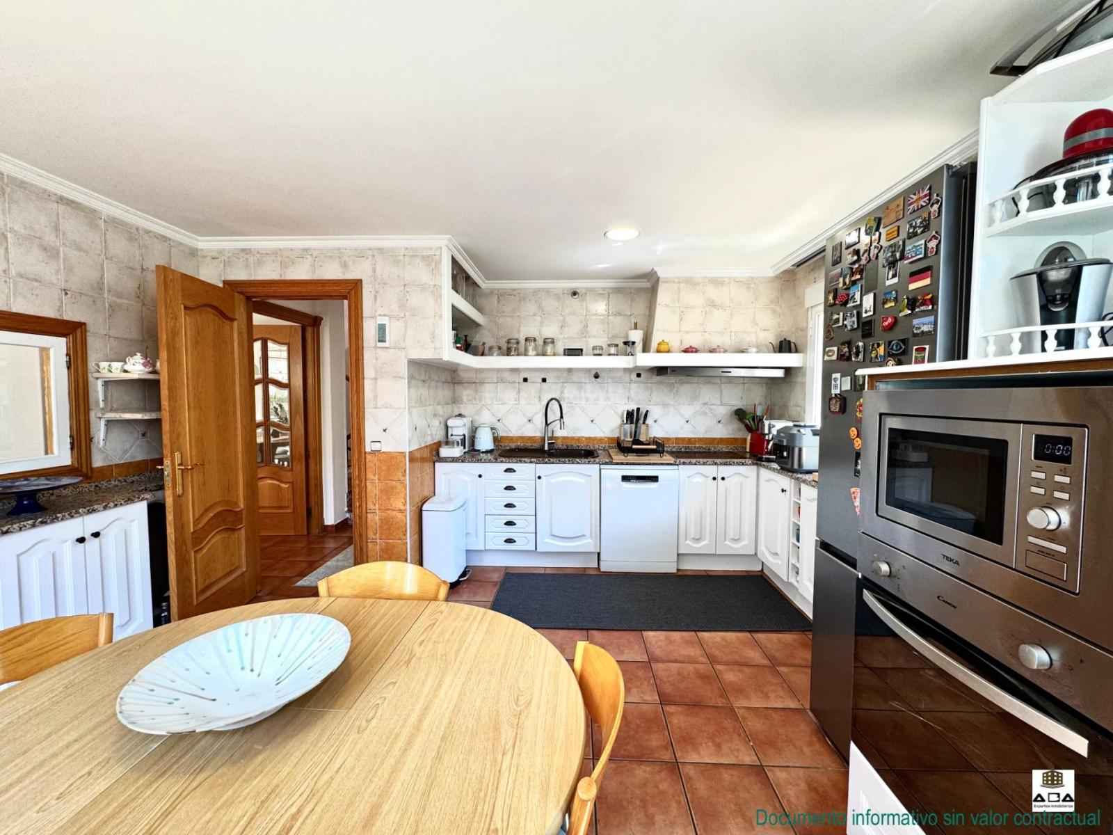 Chalet for Sale in Villanueva de la Cañada