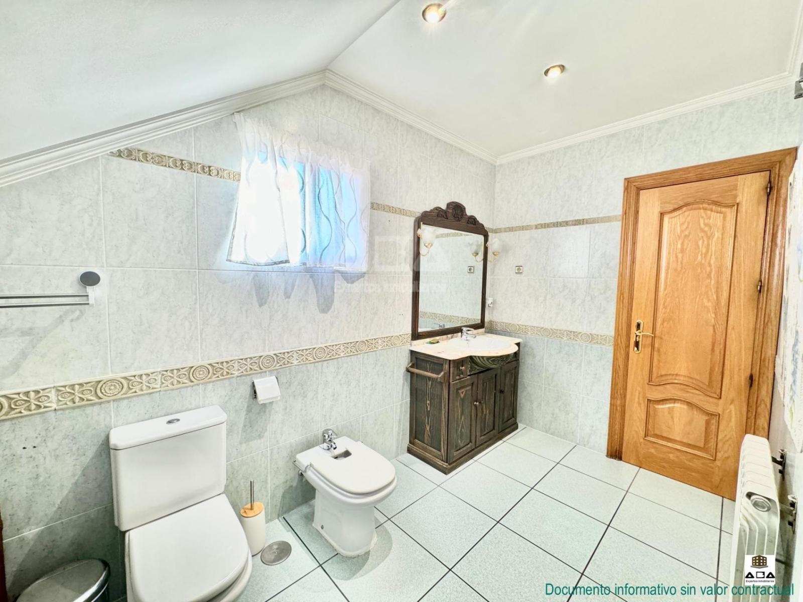 Chalet for Sale in Villanueva de la Cañada