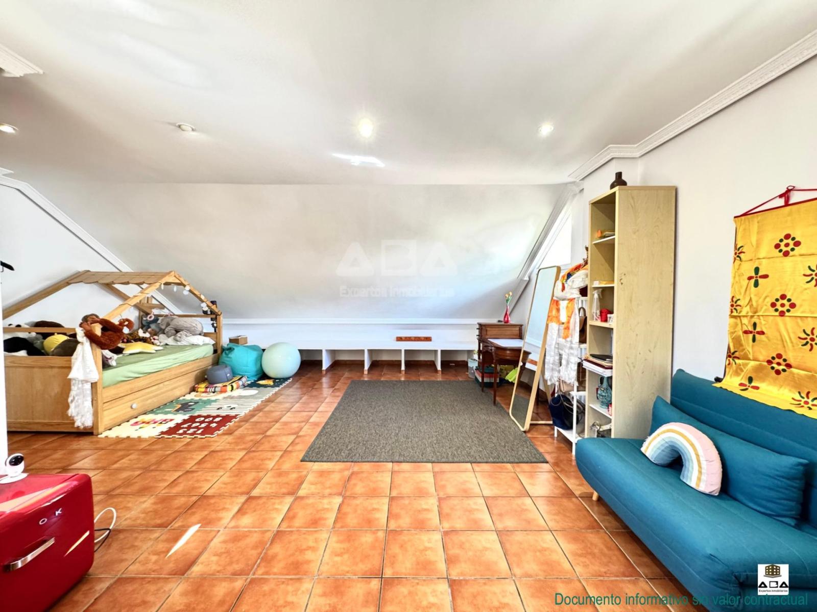 Chalet for Sale in Villanueva de la Cañada