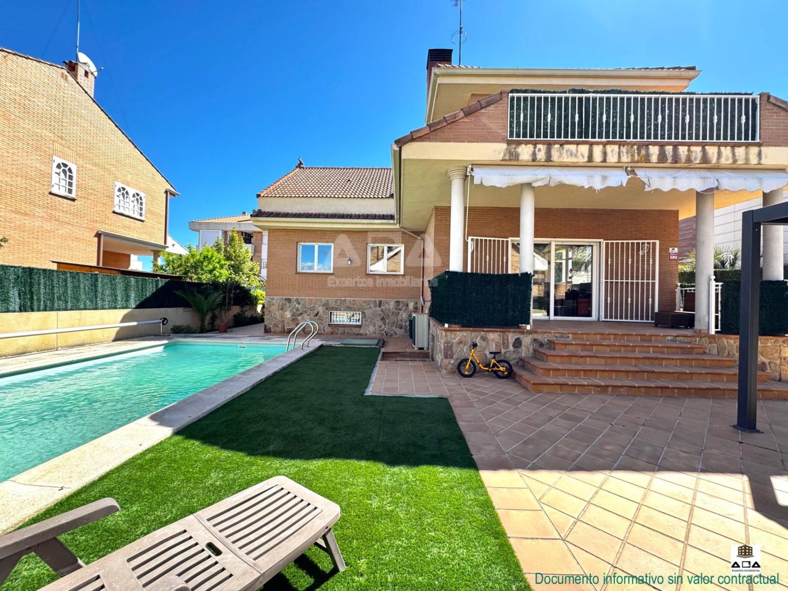 Chalet for Sale in Villanueva de la Cañada