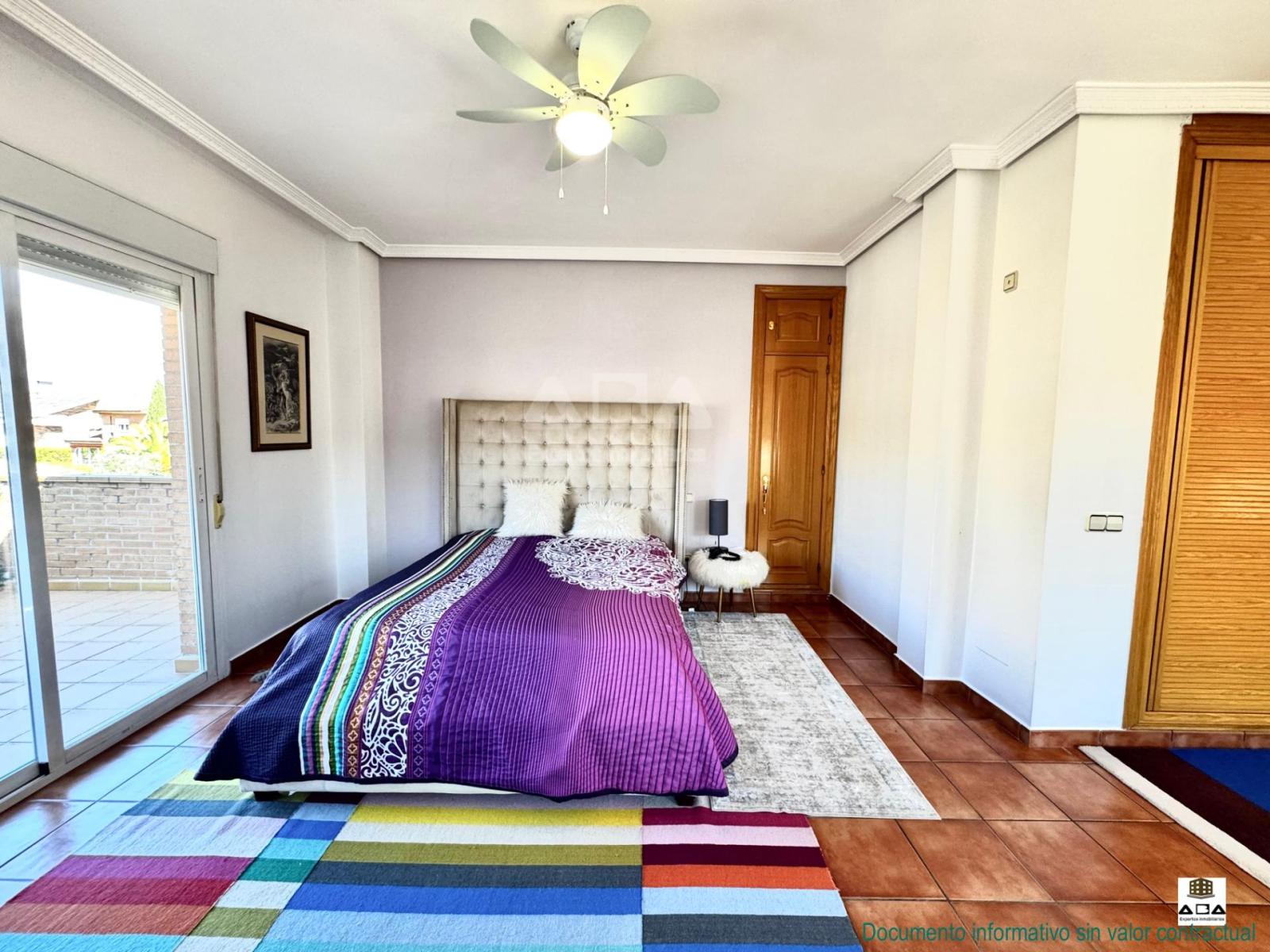 Chalet for Sale in Villanueva de la Cañada