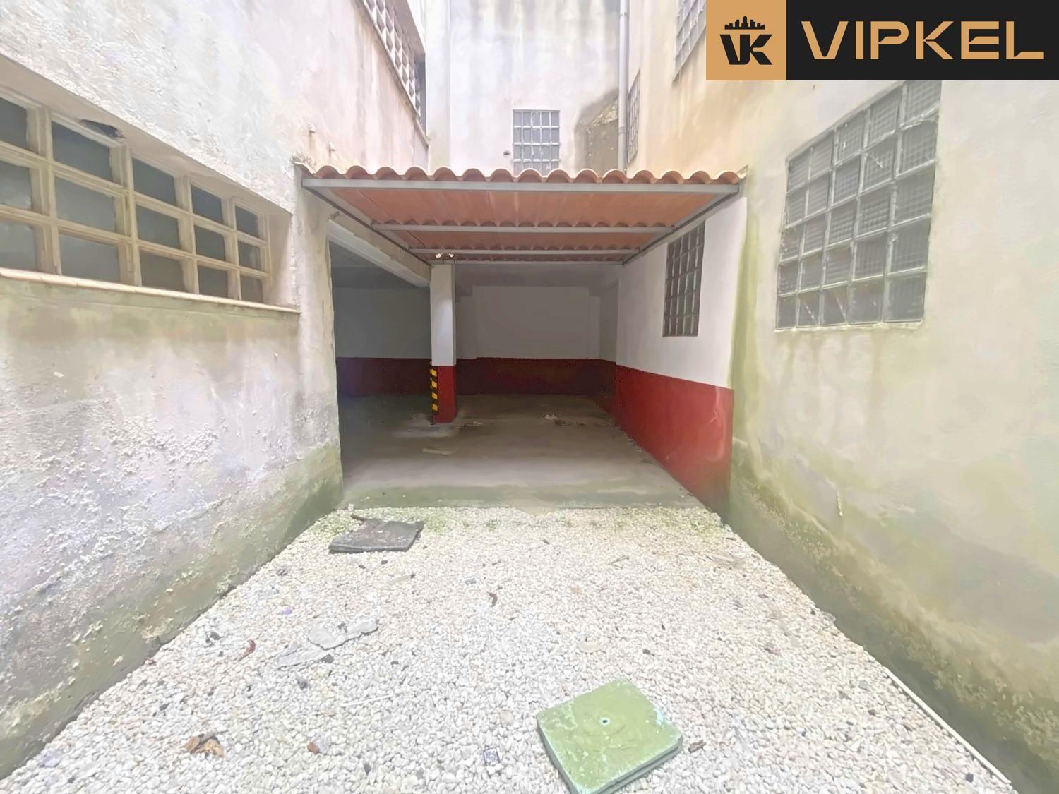 Garage for Sale in Santiago de Compostela