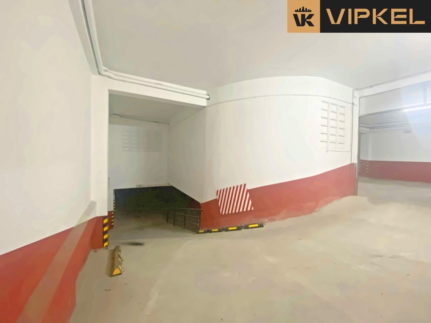 Garage for Sale in Santiago de Compostela