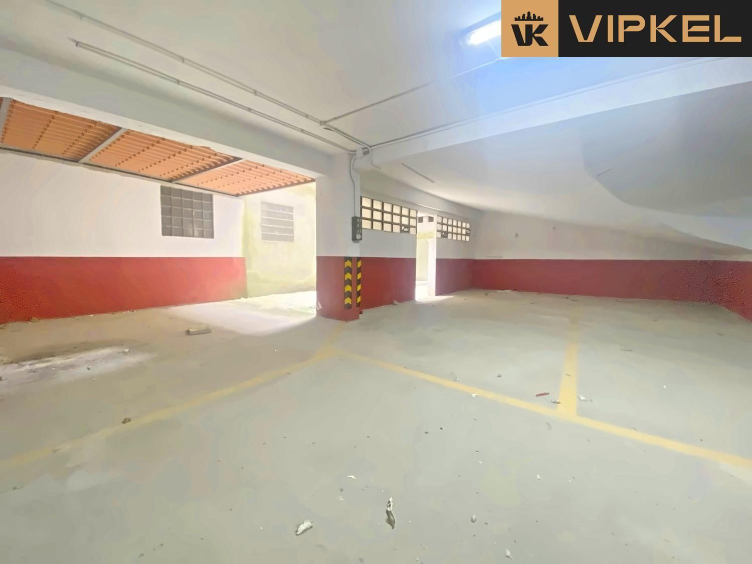 Garage for Sale in Santiago de Compostela