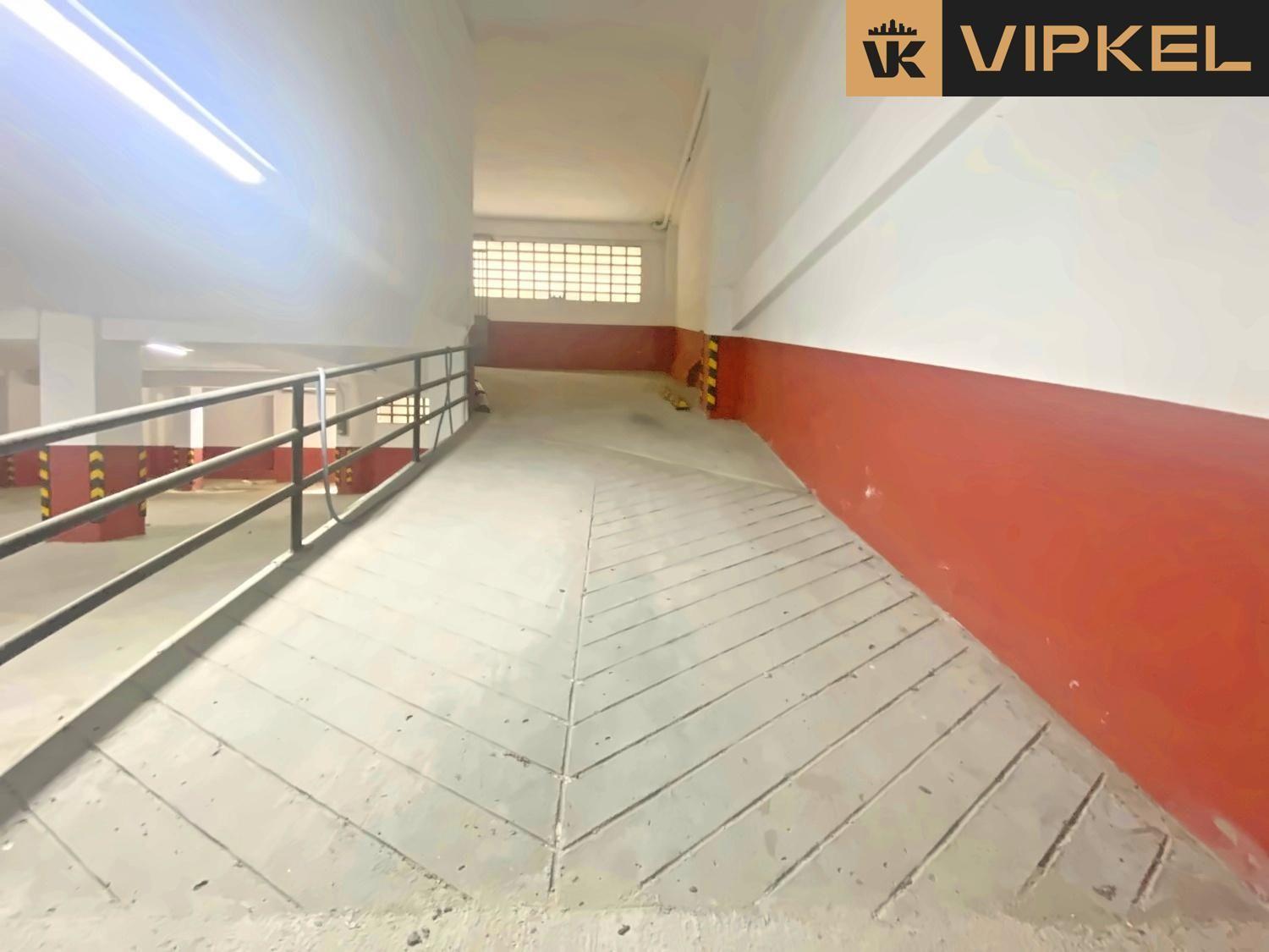 Garage for Sale in Santiago de Compostela