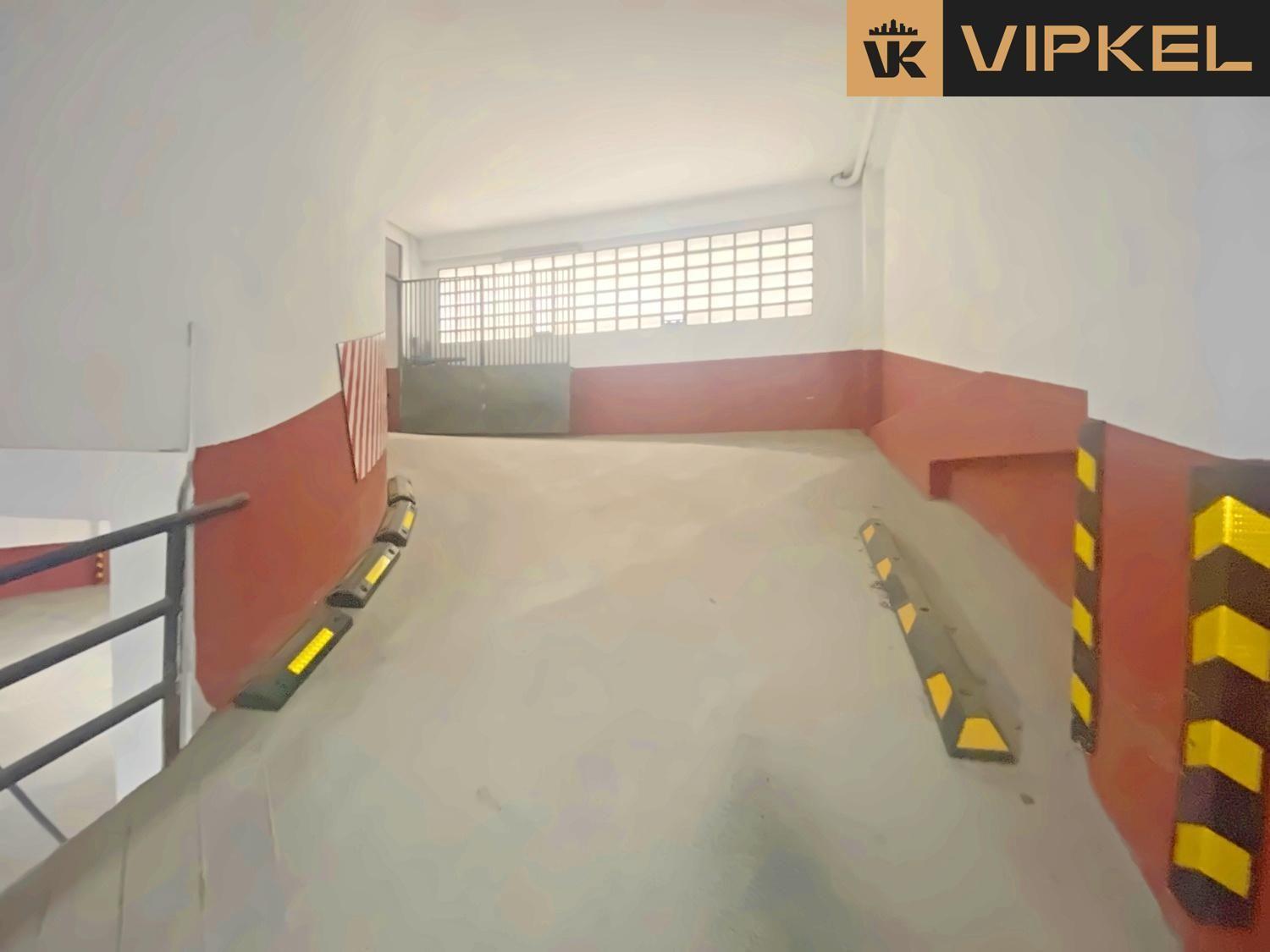 Garage for Sale in Santiago de Compostela