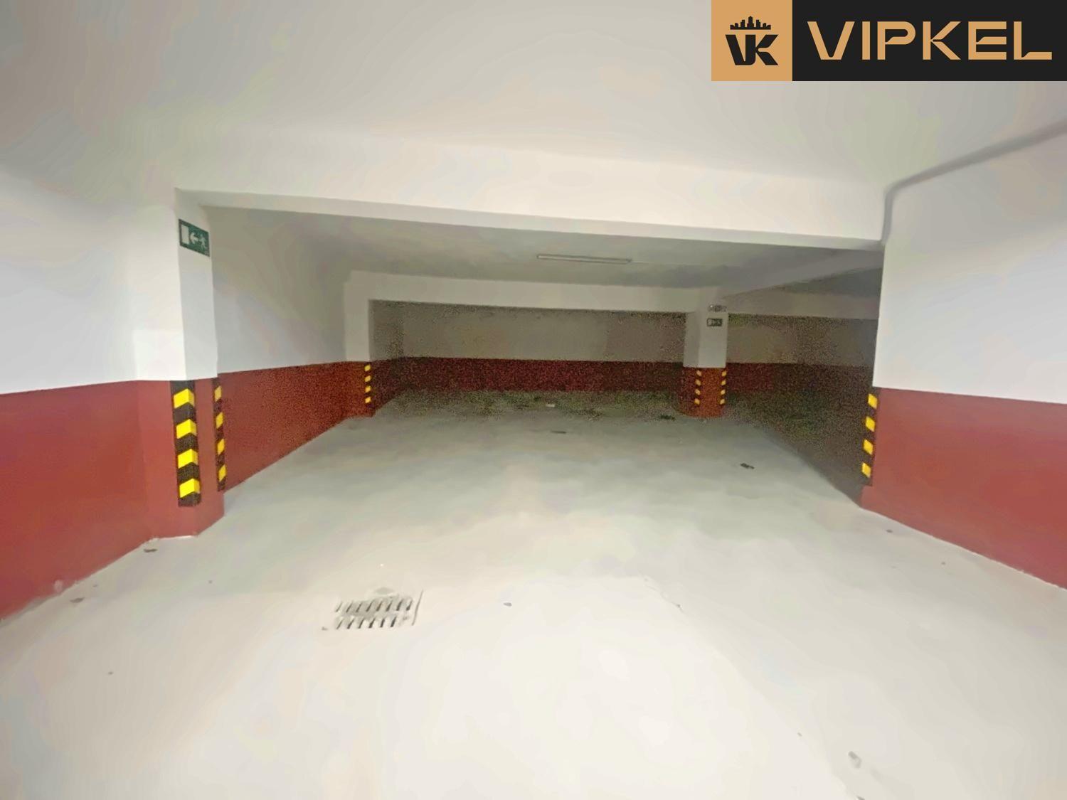 Garage for Sale in Santiago de Compostela