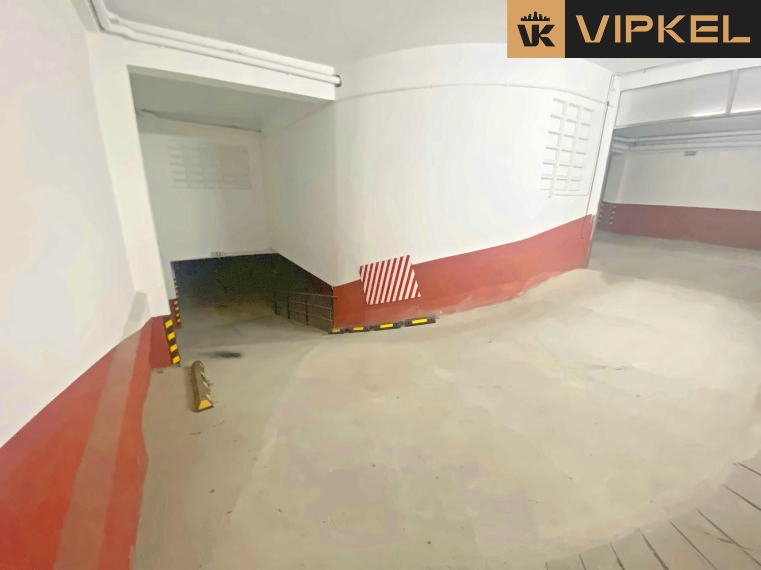 Garage for Sale in Santiago de Compostela