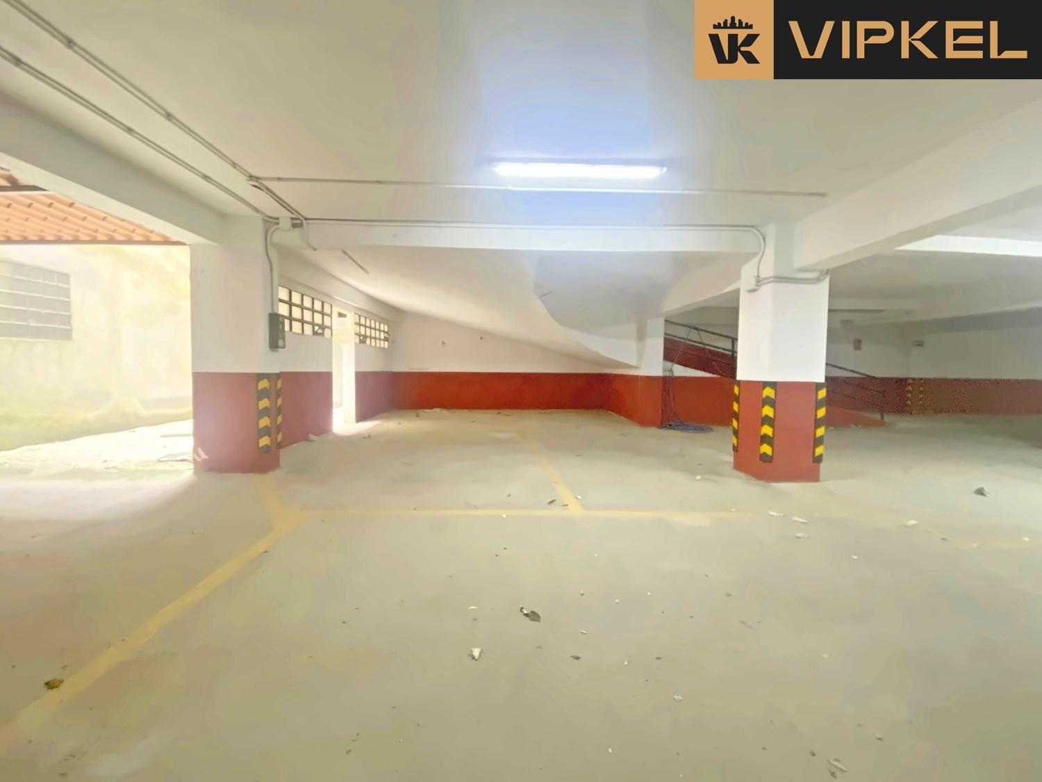 Garage for Sale in Santiago de Compostela