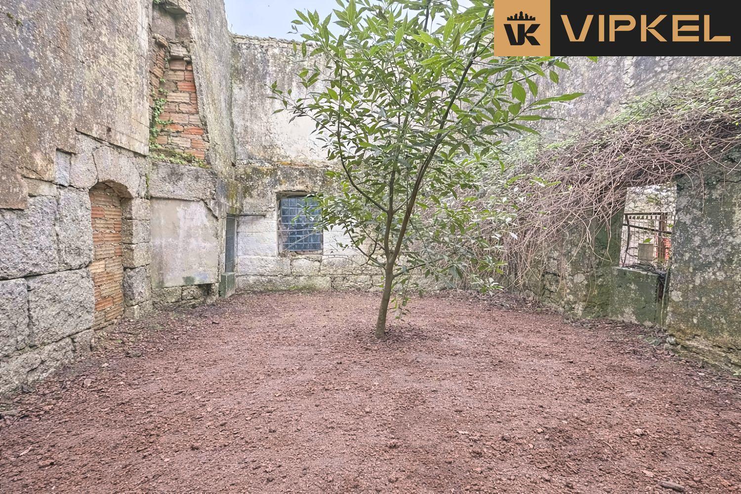 Villa for Sale in Grove, O