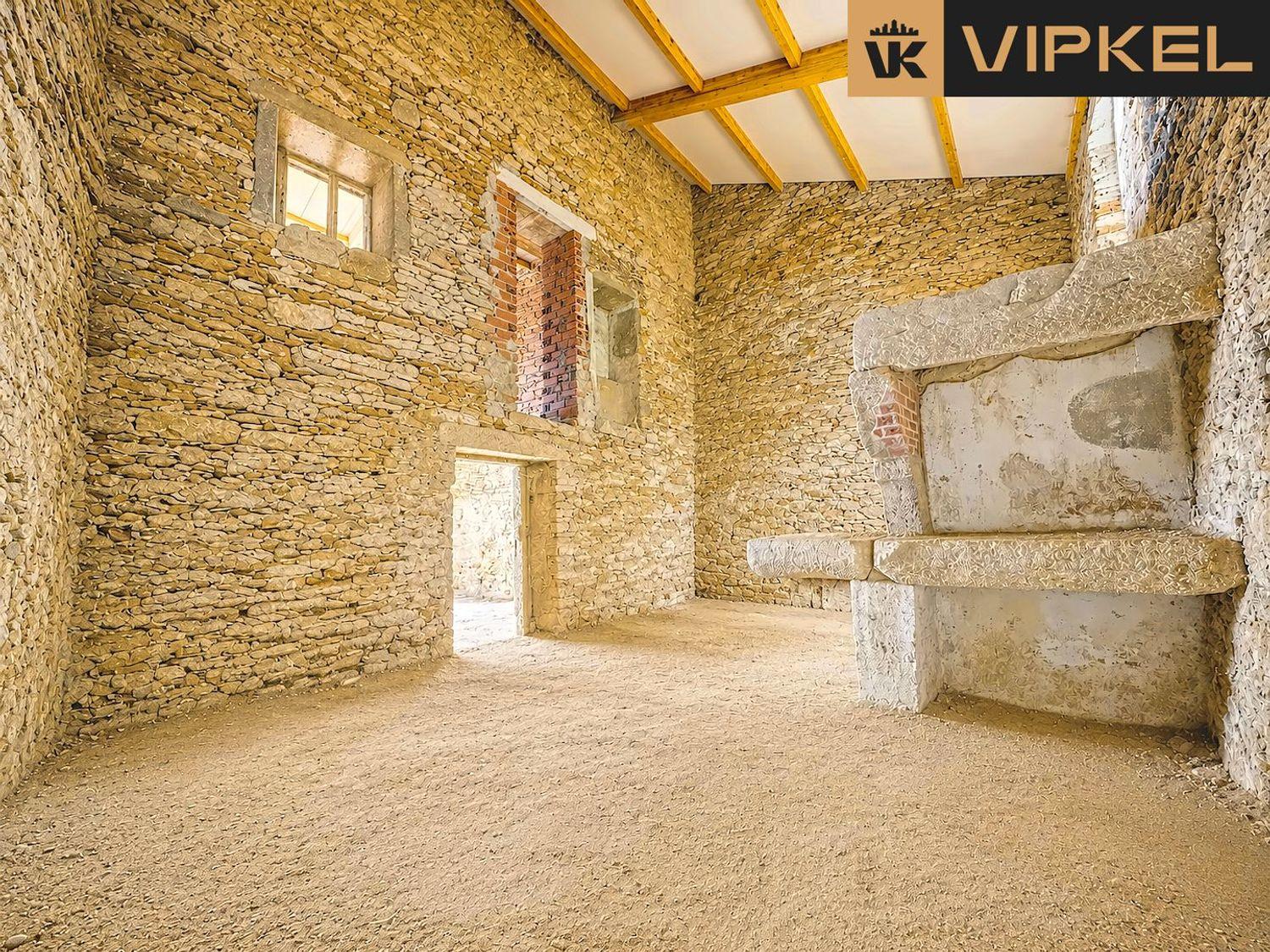 Semi-detached House for Sale in Santiago de Compostela