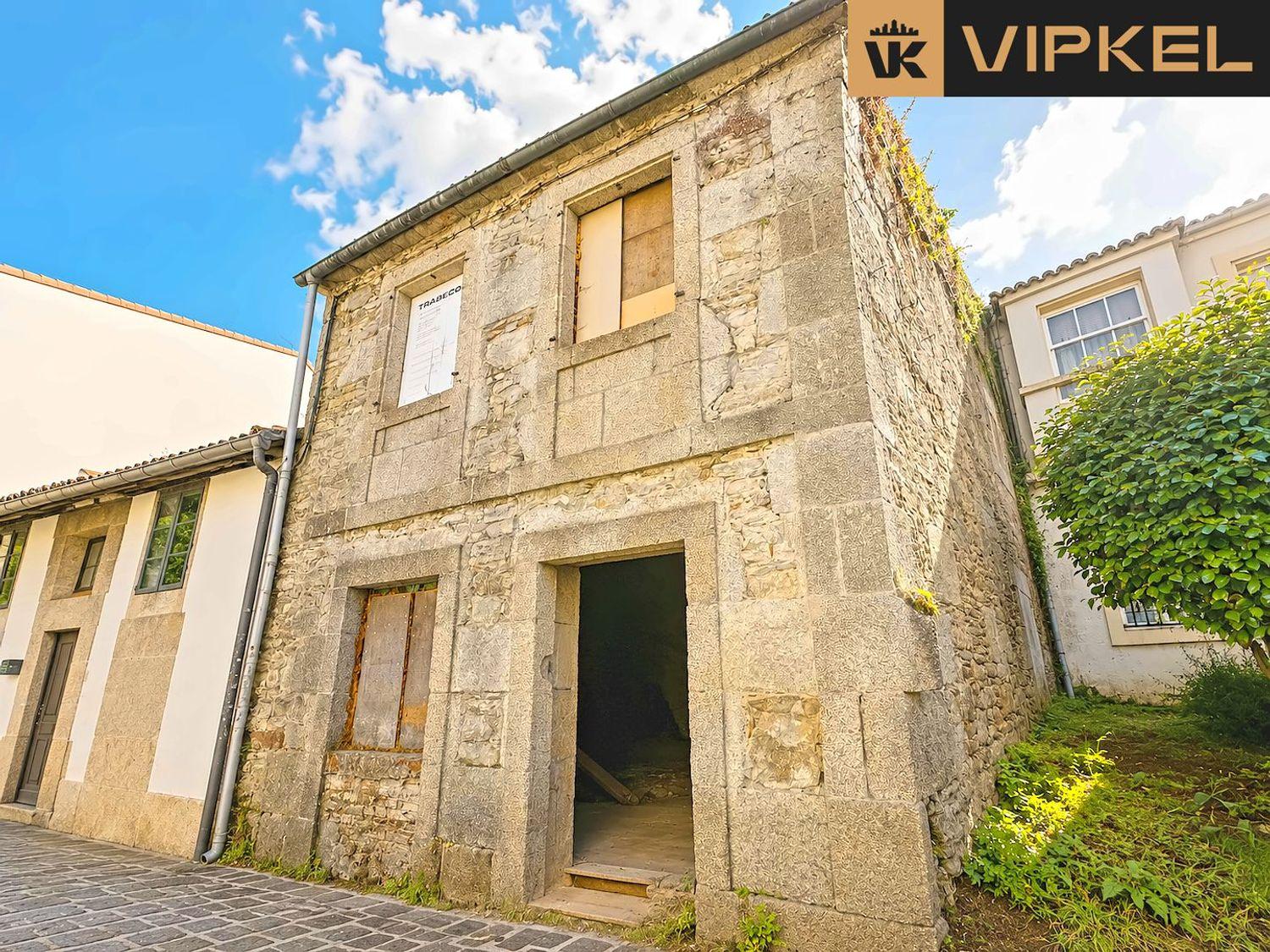 Semi-detached House for Sale in Santiago de Compostela