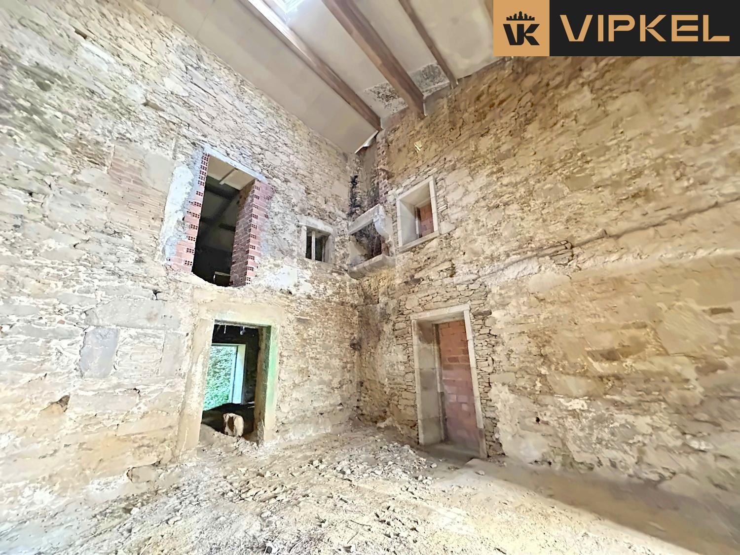 Semi-detached House for Sale in Santiago de Compostela