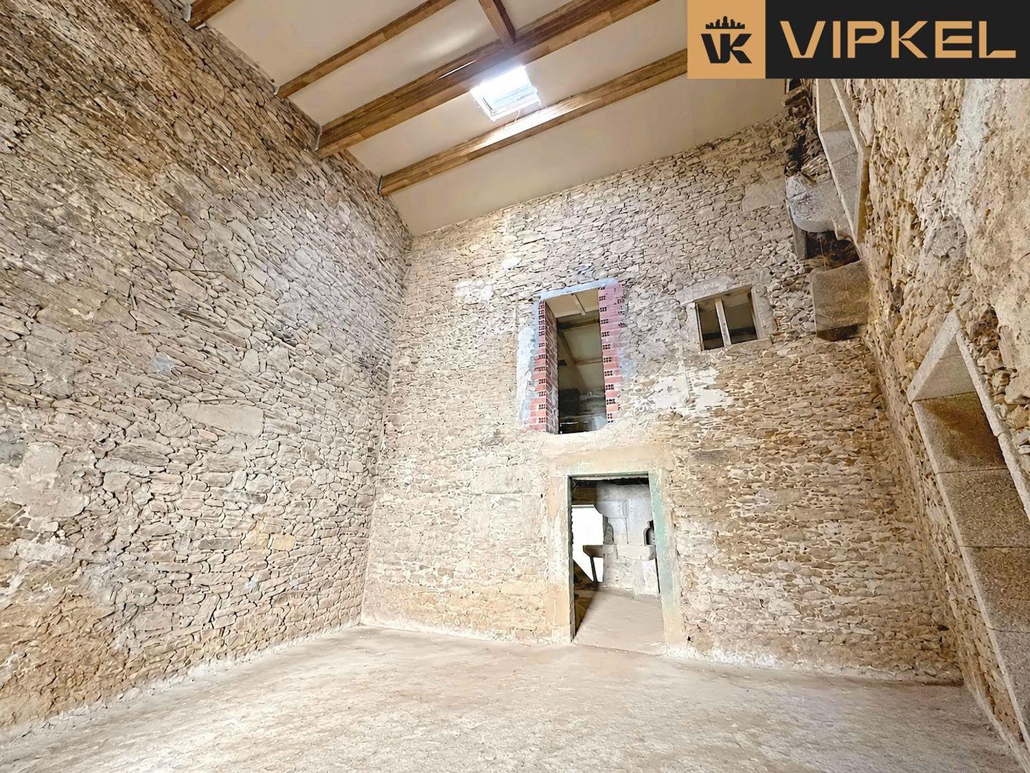 Semi-detached House for Sale in Santiago de Compostela
