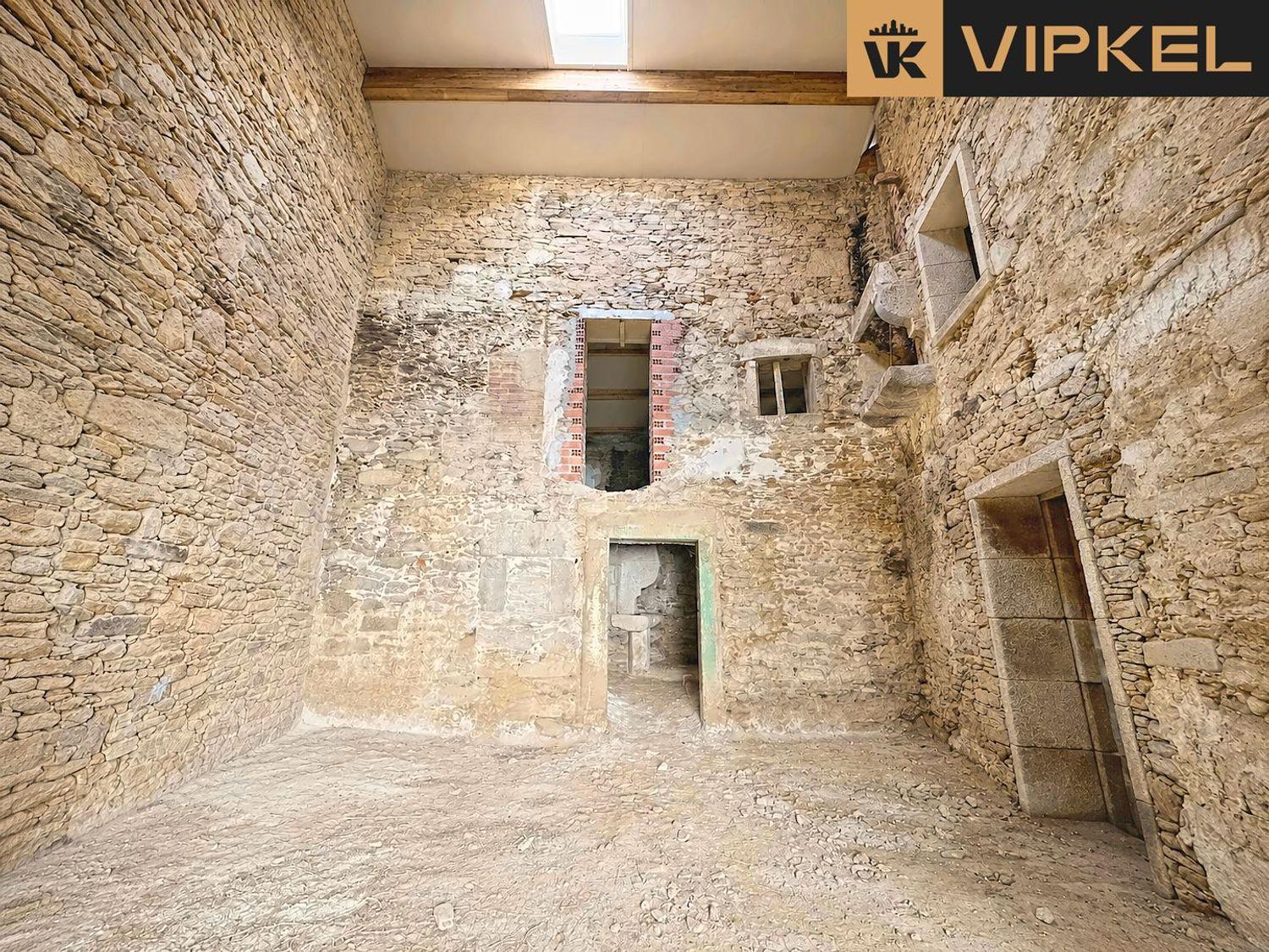 Semi-detached House for Sale in Santiago de Compostela