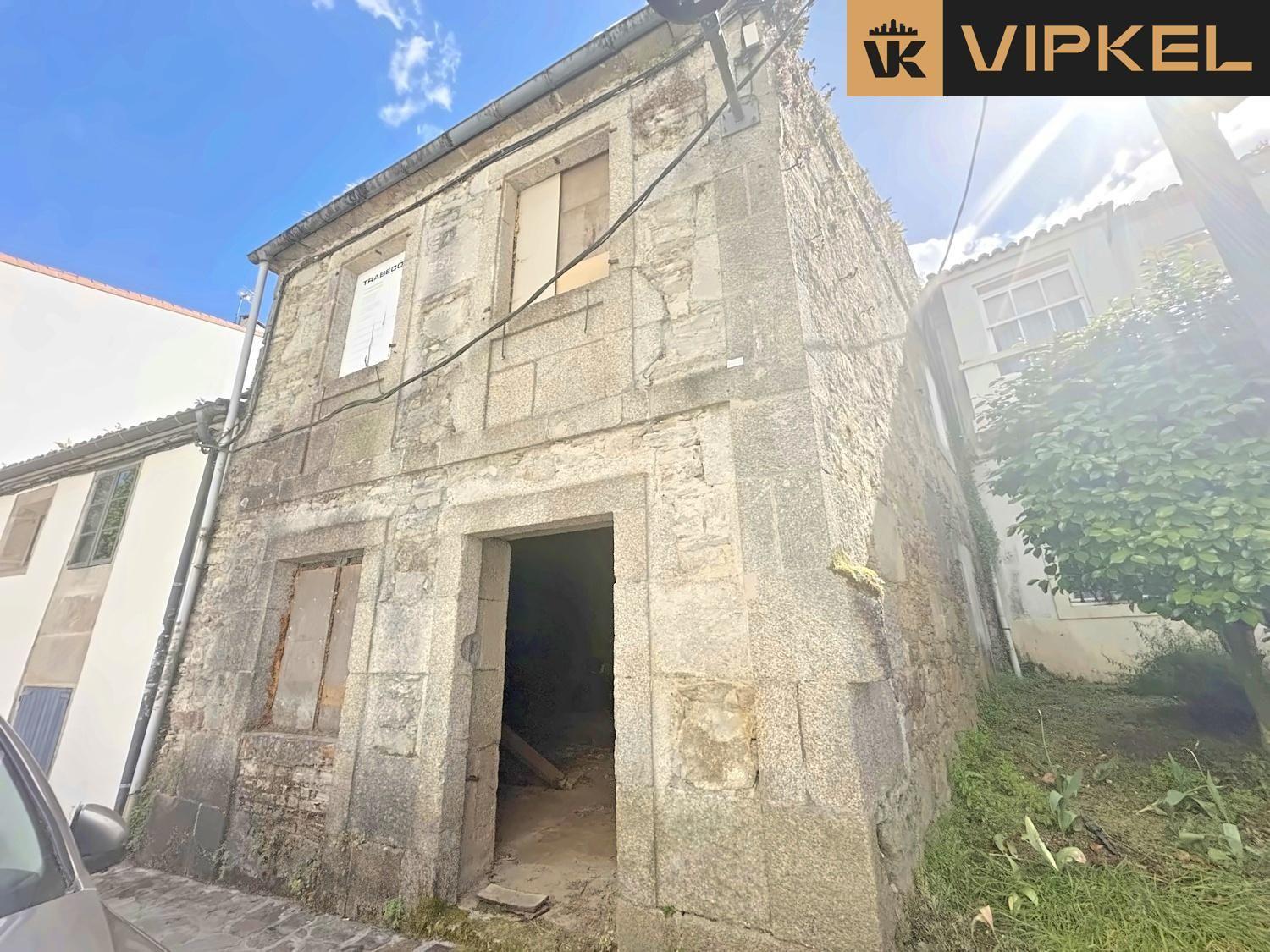 Semi-detached House for Sale in Santiago de Compostela