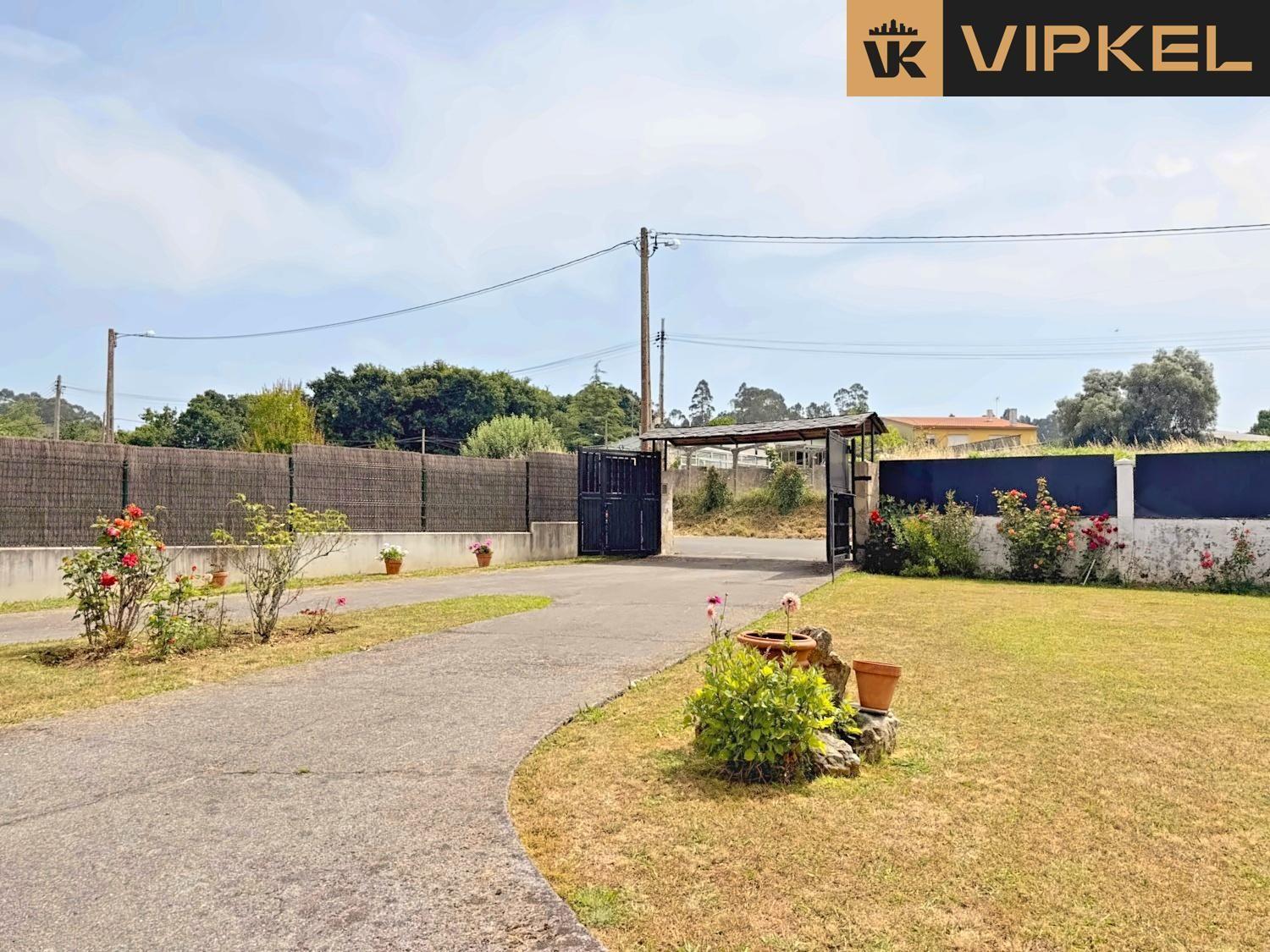 House for Sale in Oleiros