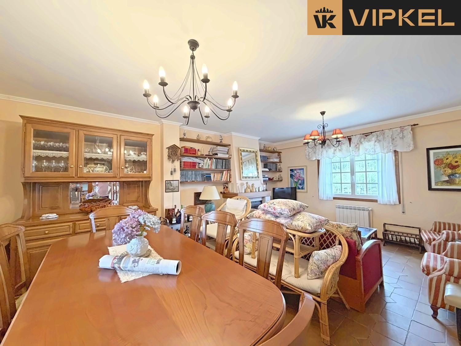 House for Sale in Oleiros