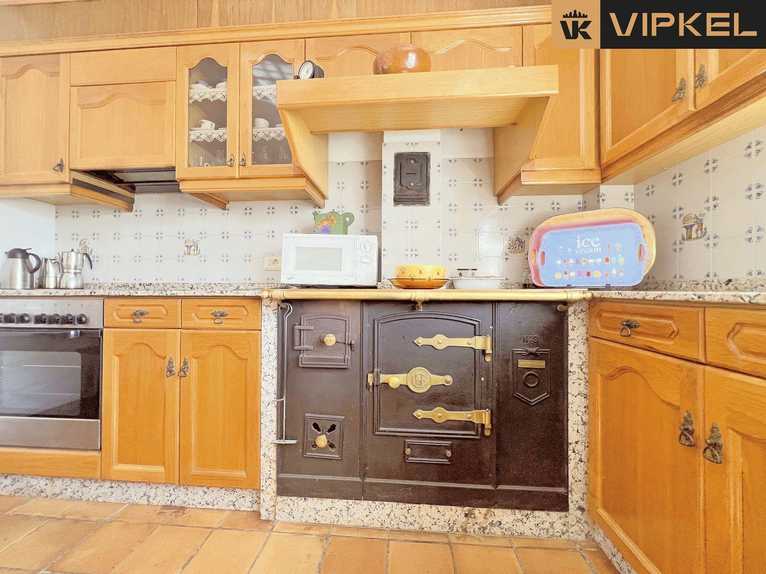 House for Sale in Oleiros