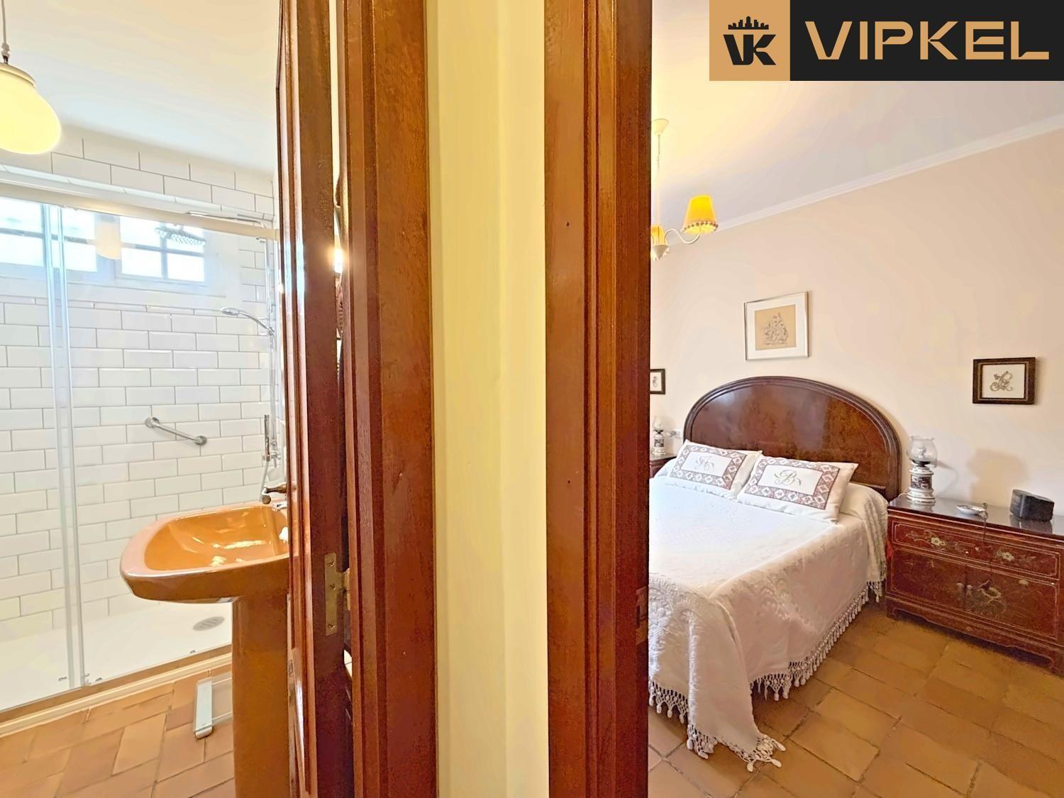 House for Sale in Oleiros