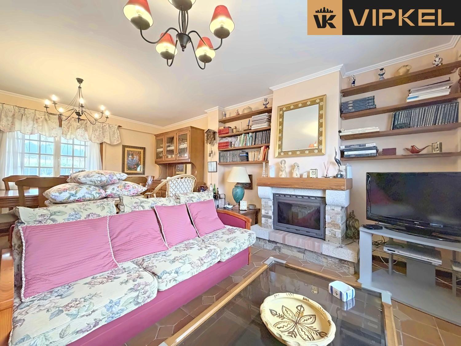 House for Sale in Oleiros