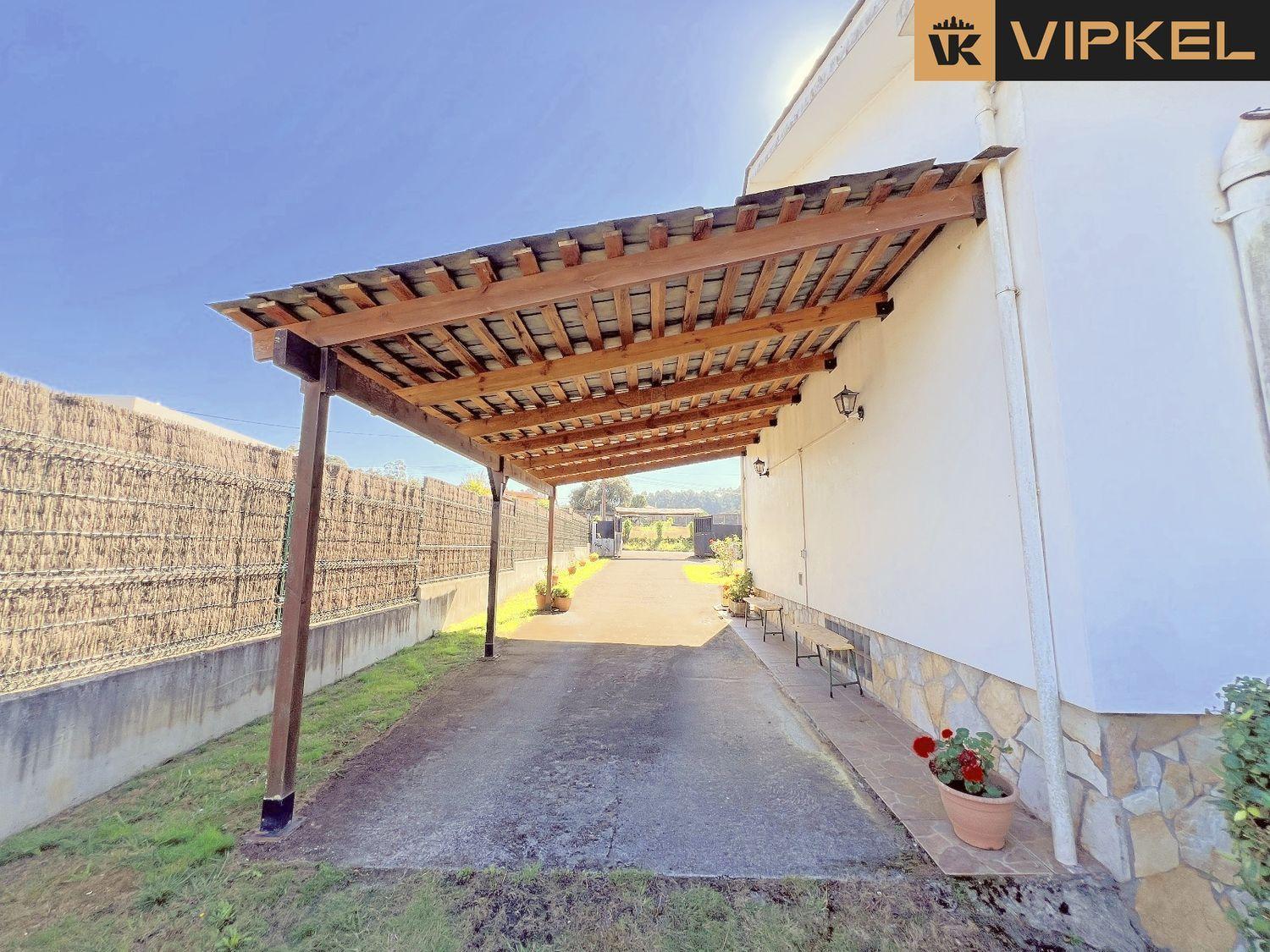 House for Sale in Oleiros