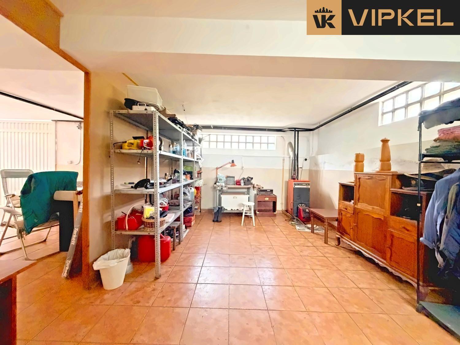 House for Sale in Oleiros