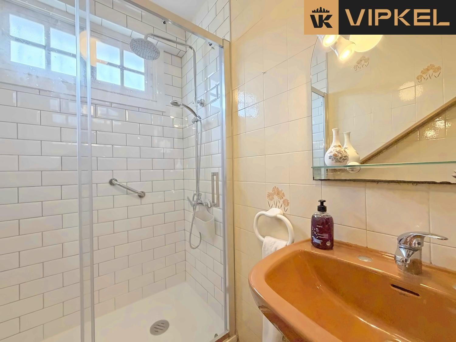 House for Sale in Oleiros