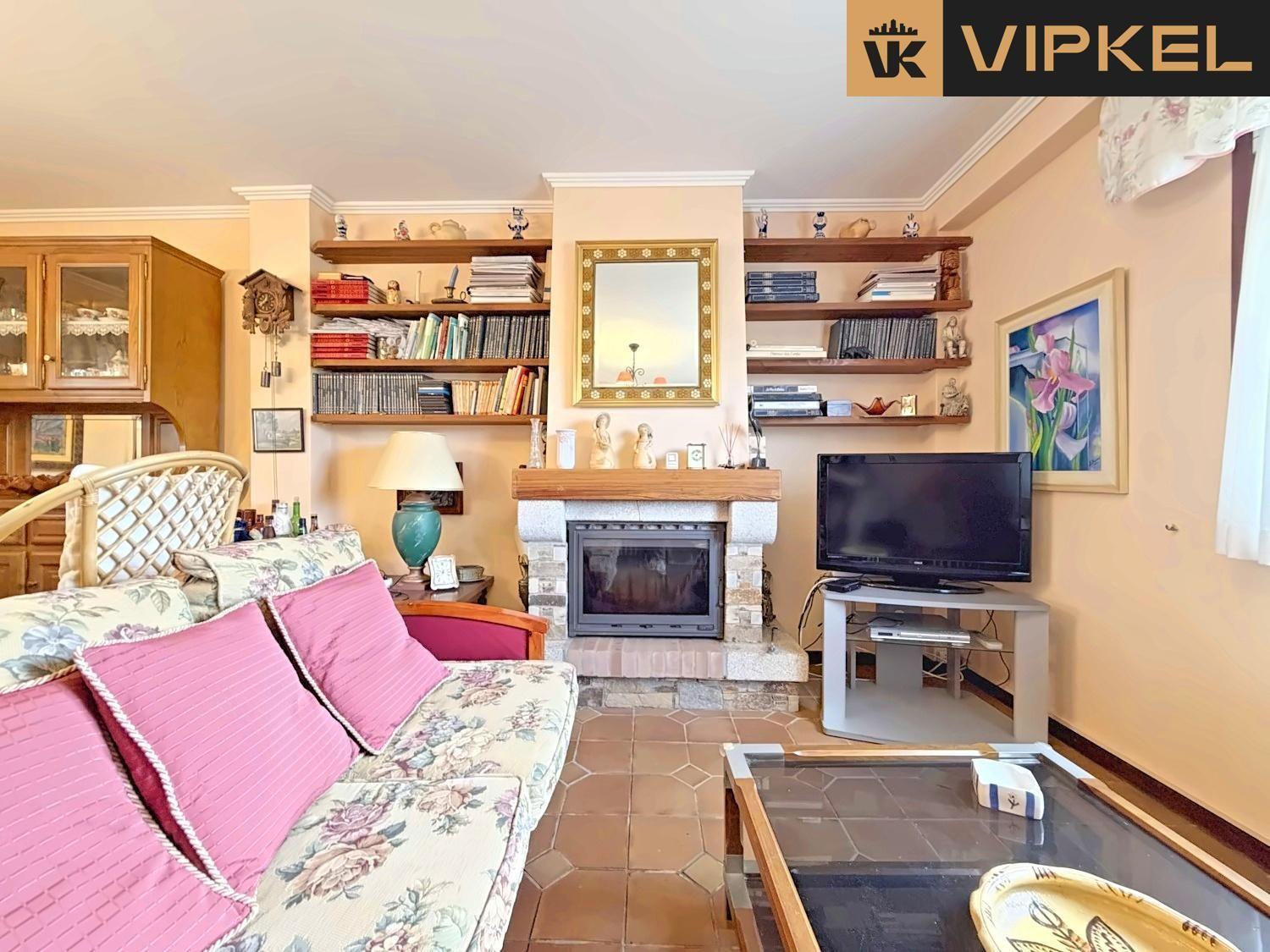 House for Sale in Oleiros