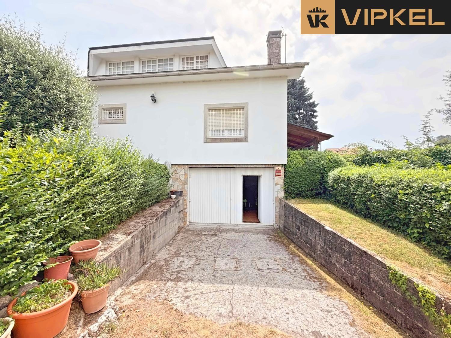 House for Sale in Oleiros