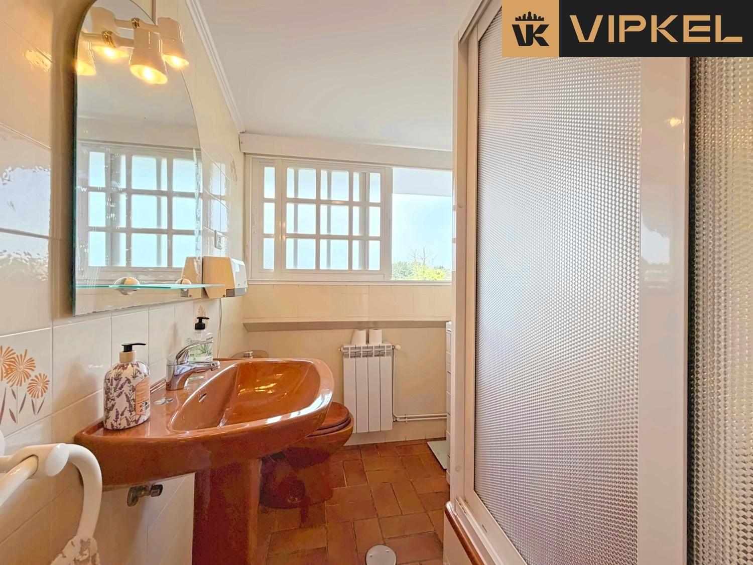 House for Sale in Oleiros