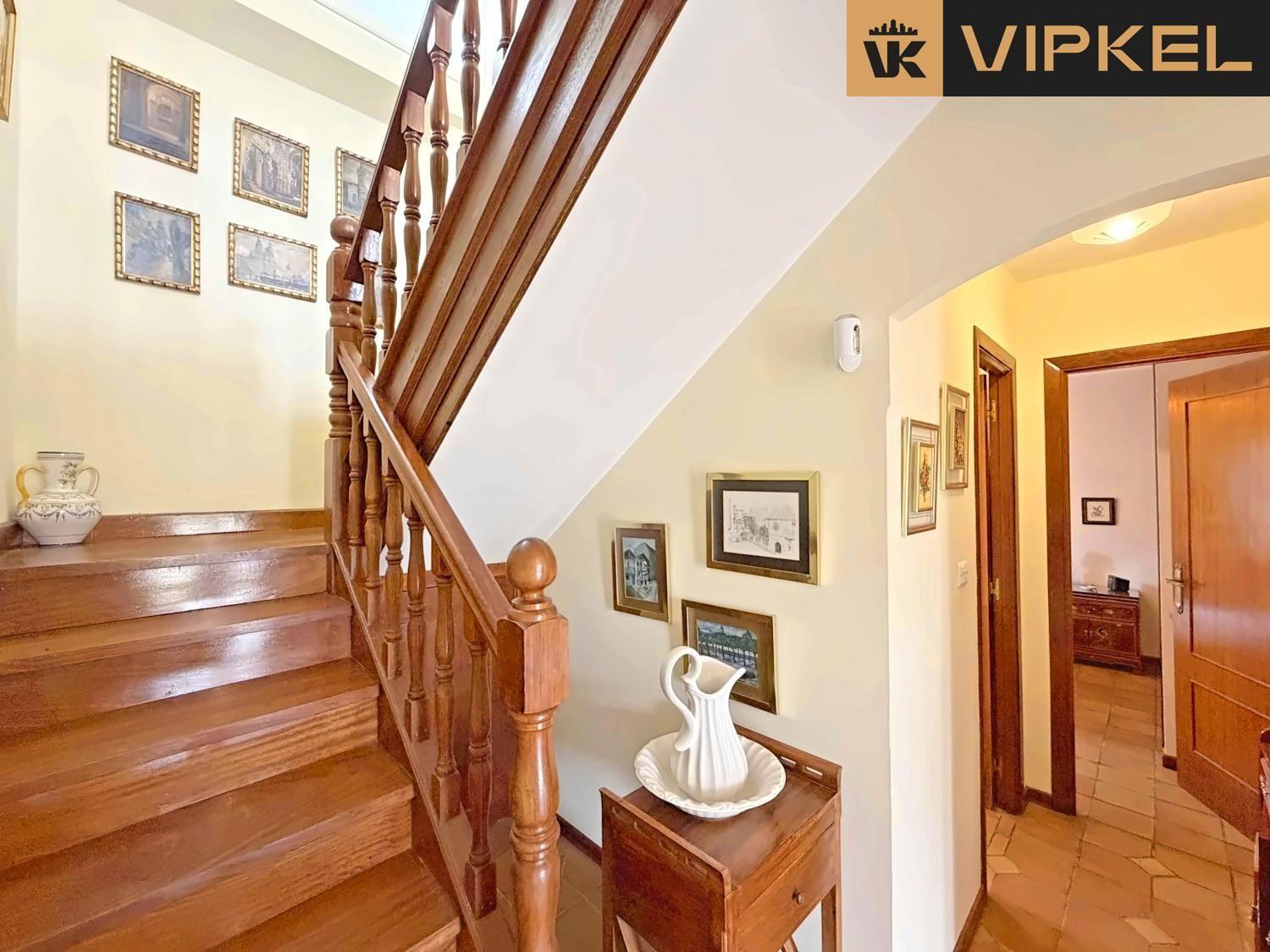 House for Sale in Oleiros