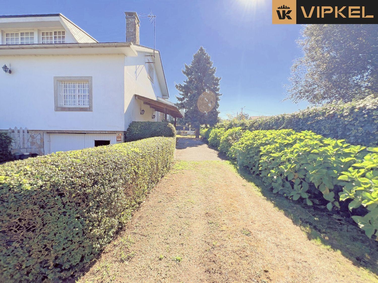 House for Sale in Oleiros