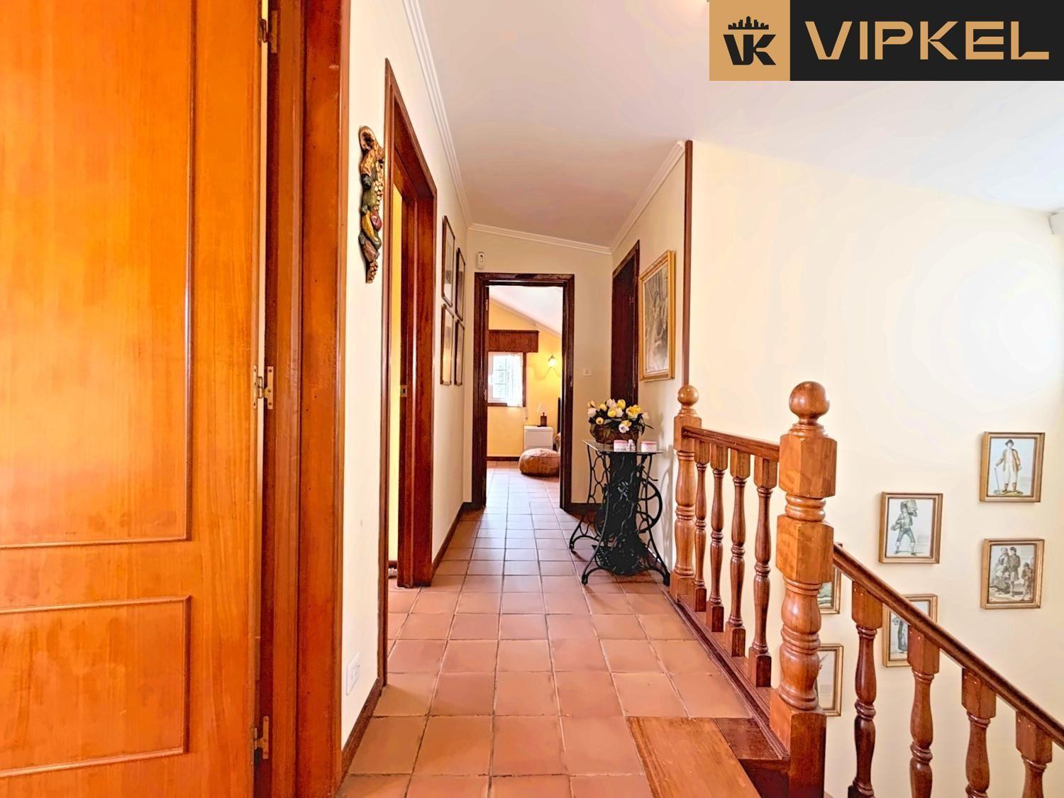 House for Sale in Oleiros