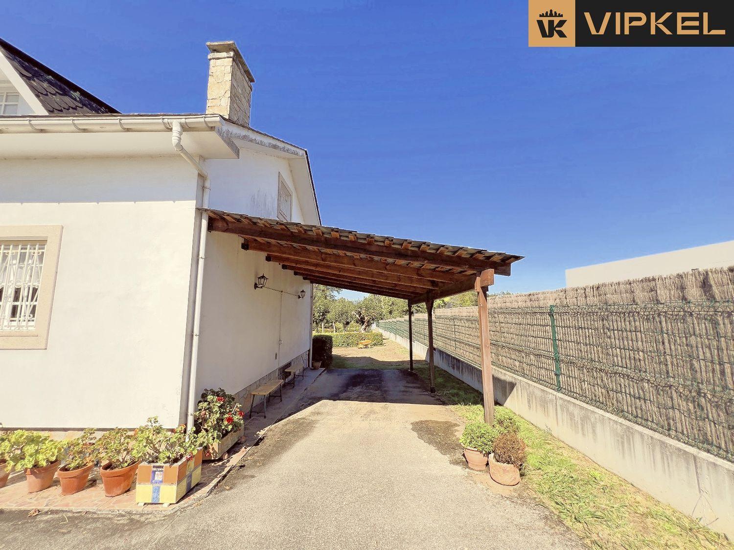 House for Sale in Oleiros