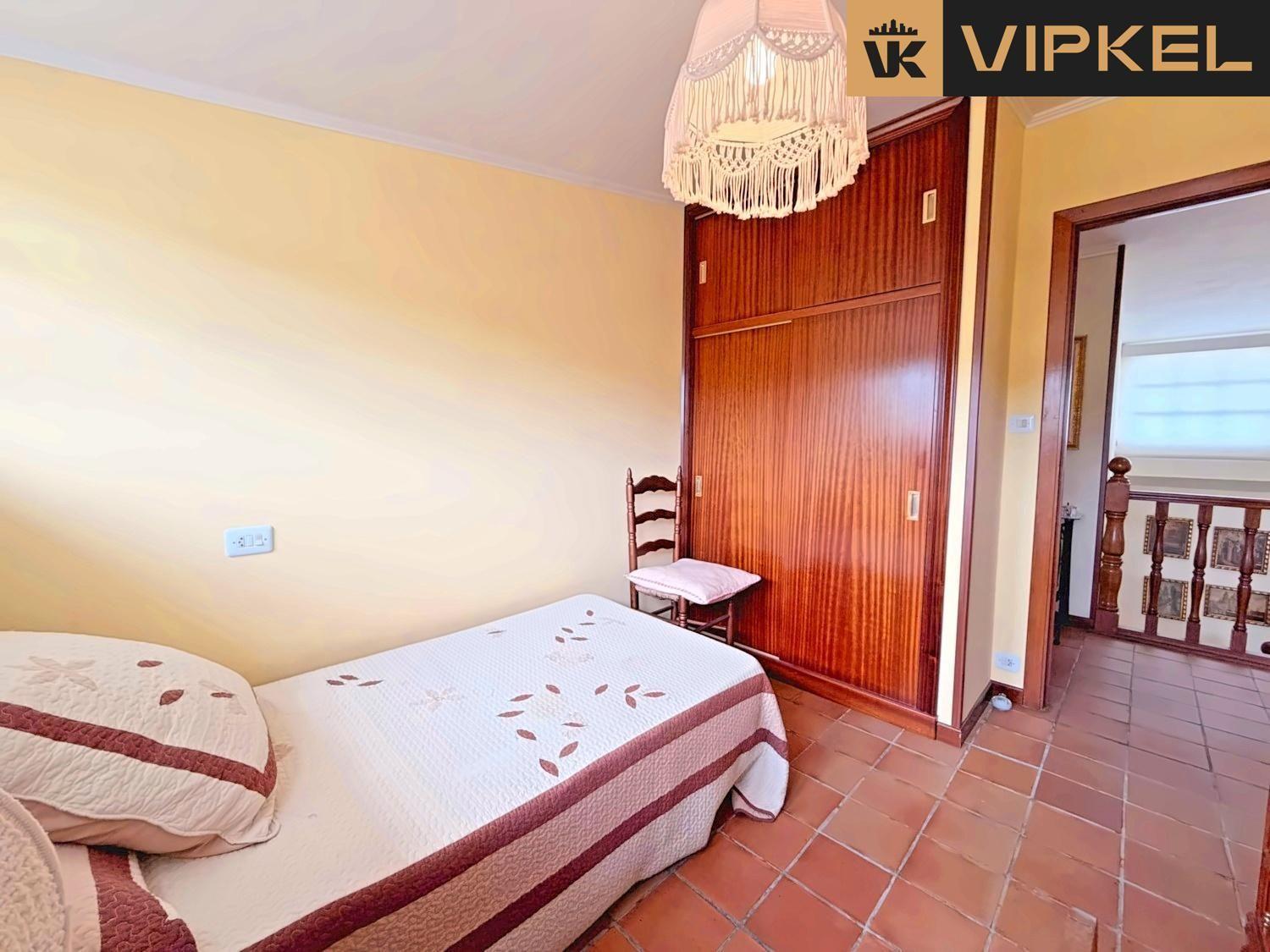 House for Sale in Oleiros