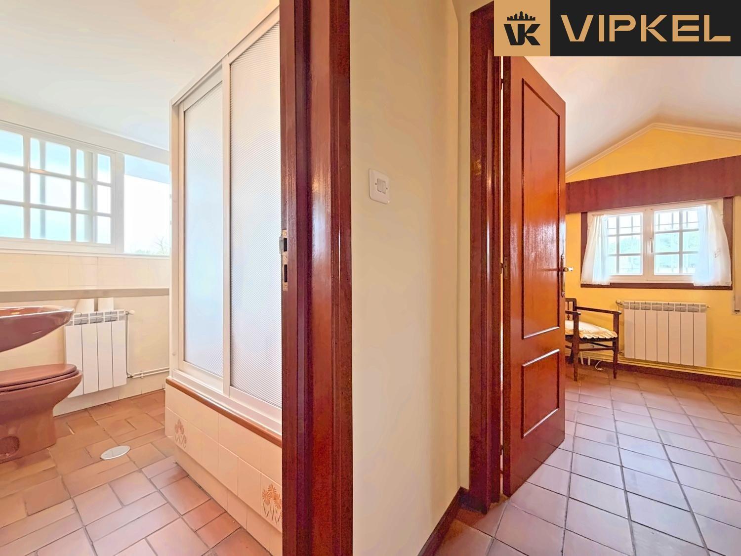 House for Sale in Oleiros