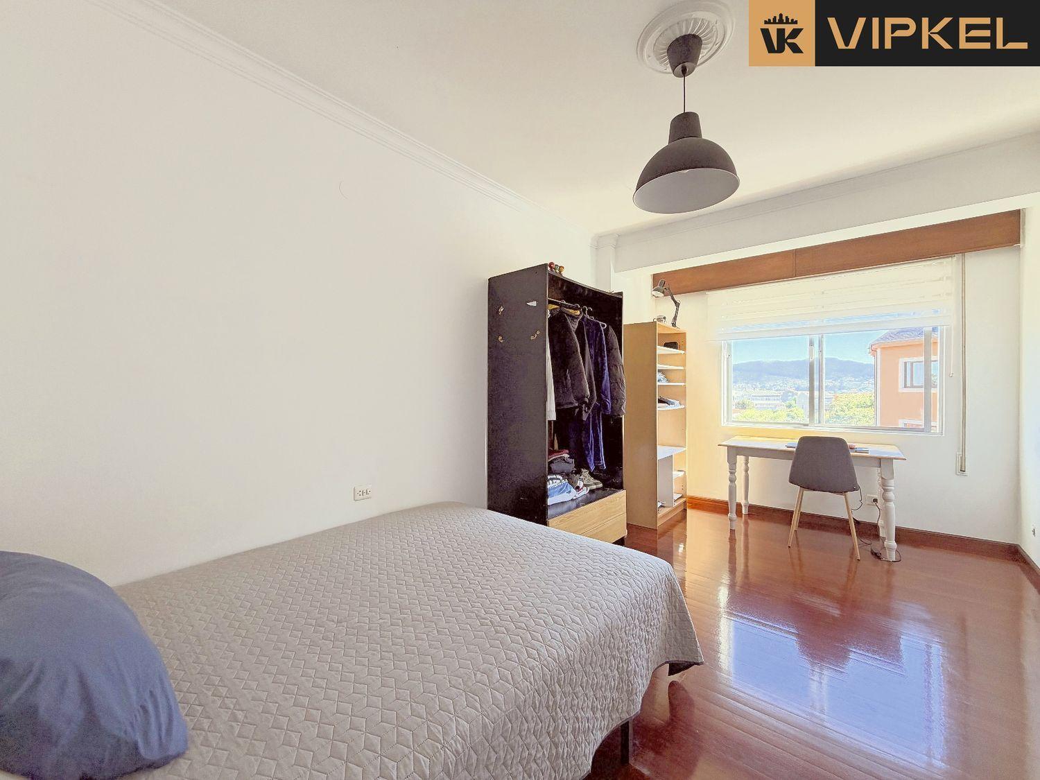 Flat for Sale in Narón