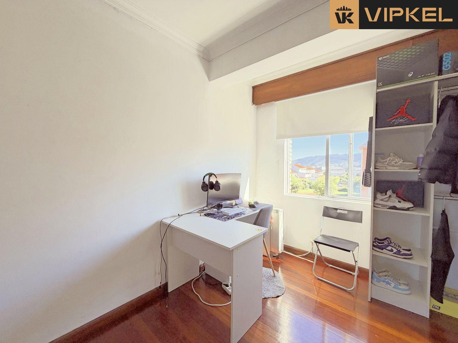 Flat for Sale in Narón