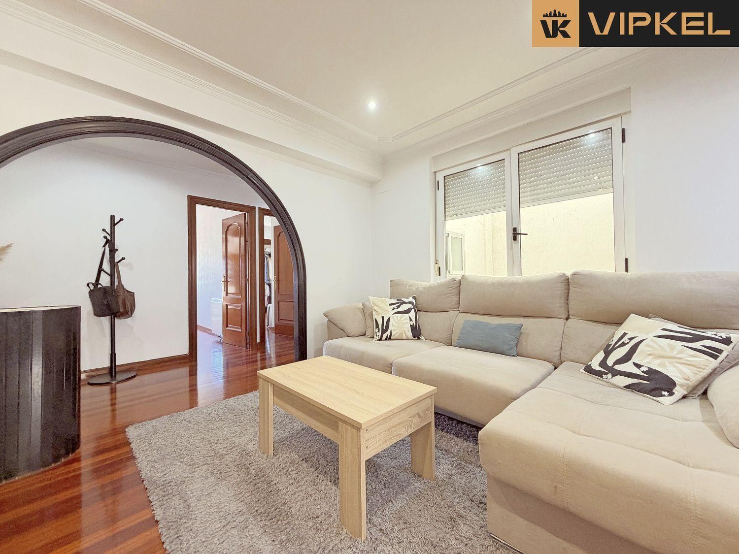 Flat for Sale in Narón