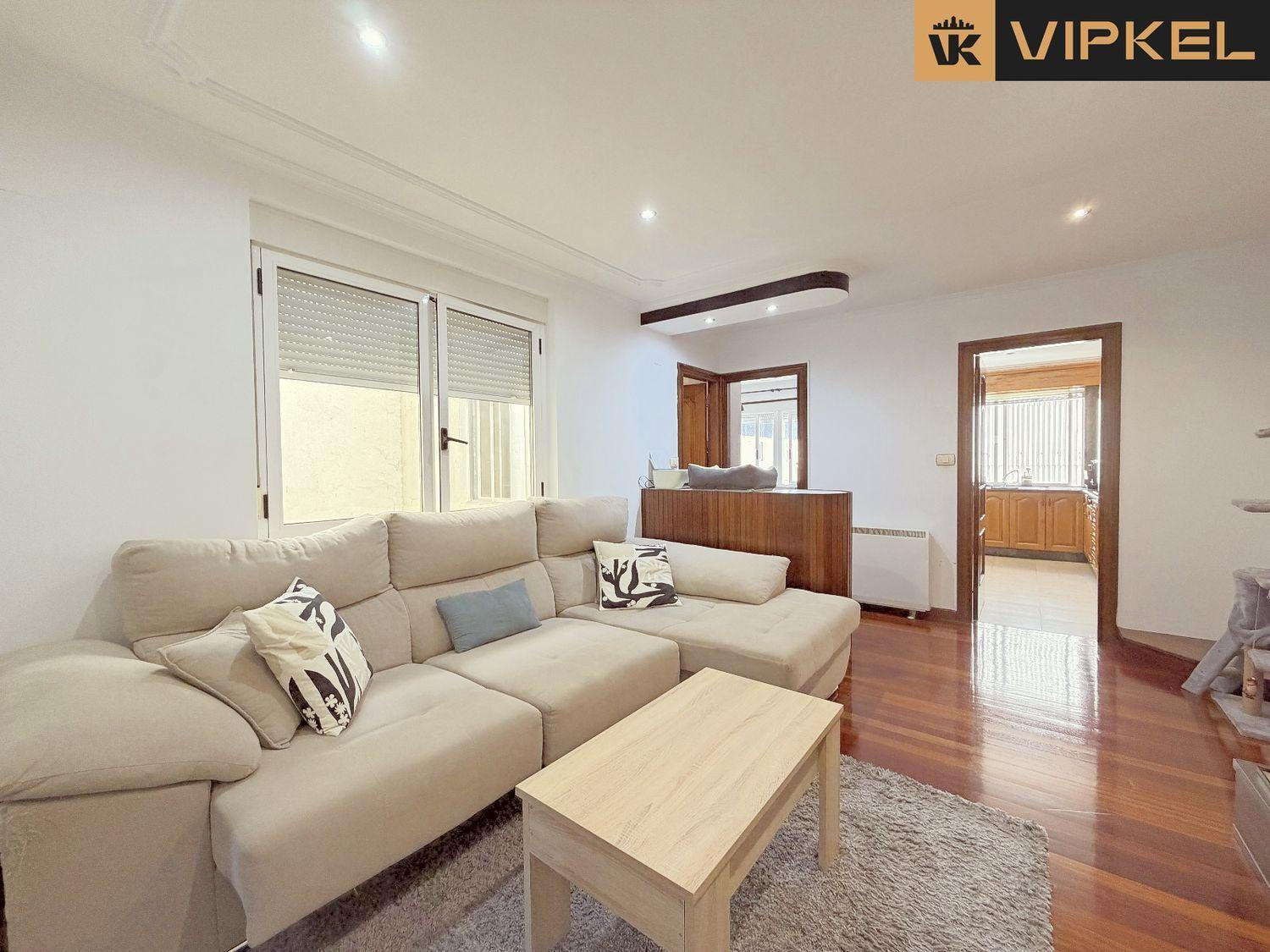 Flat for Sale in Narón