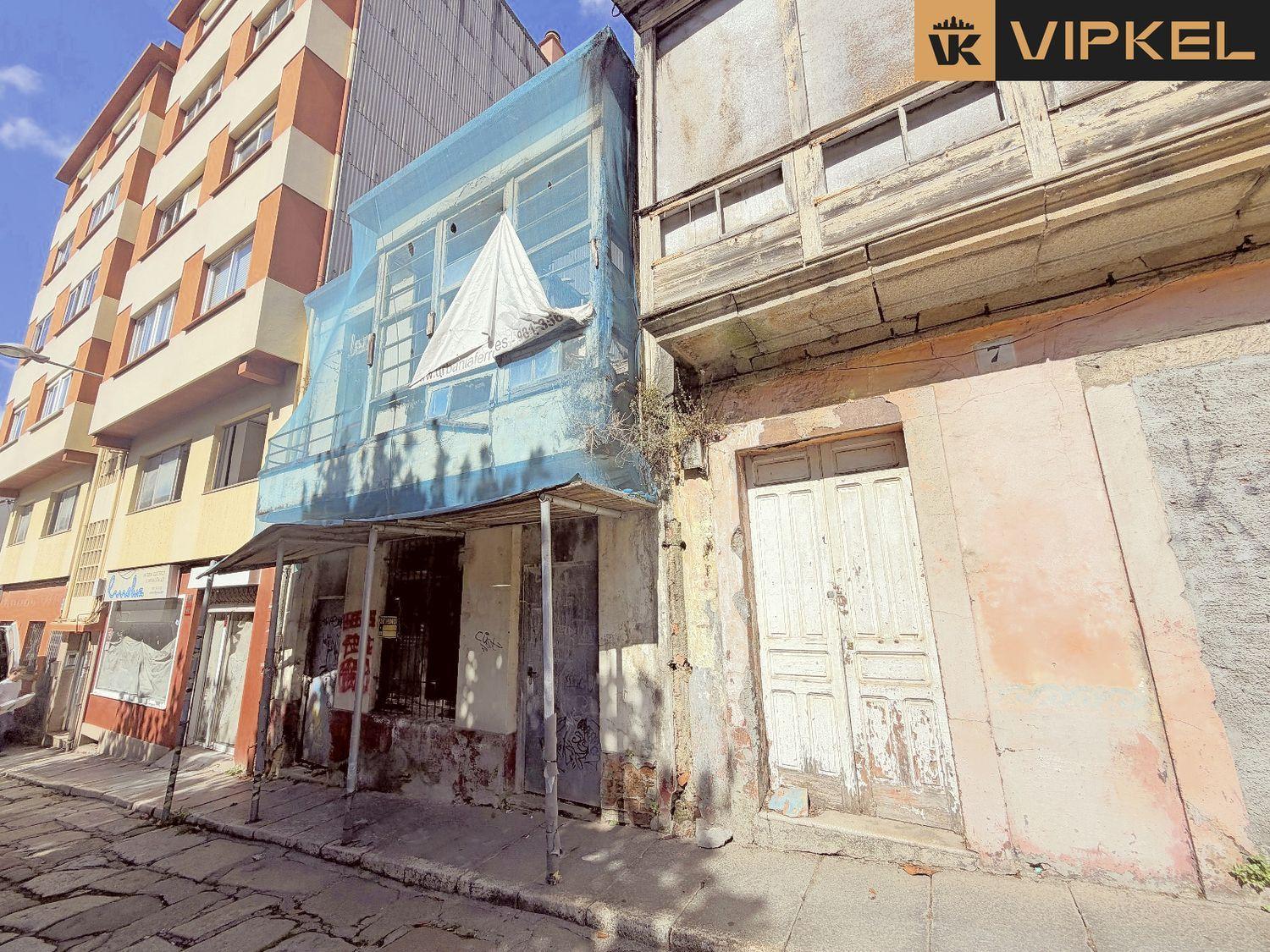 Building for Sale in Ferrol
